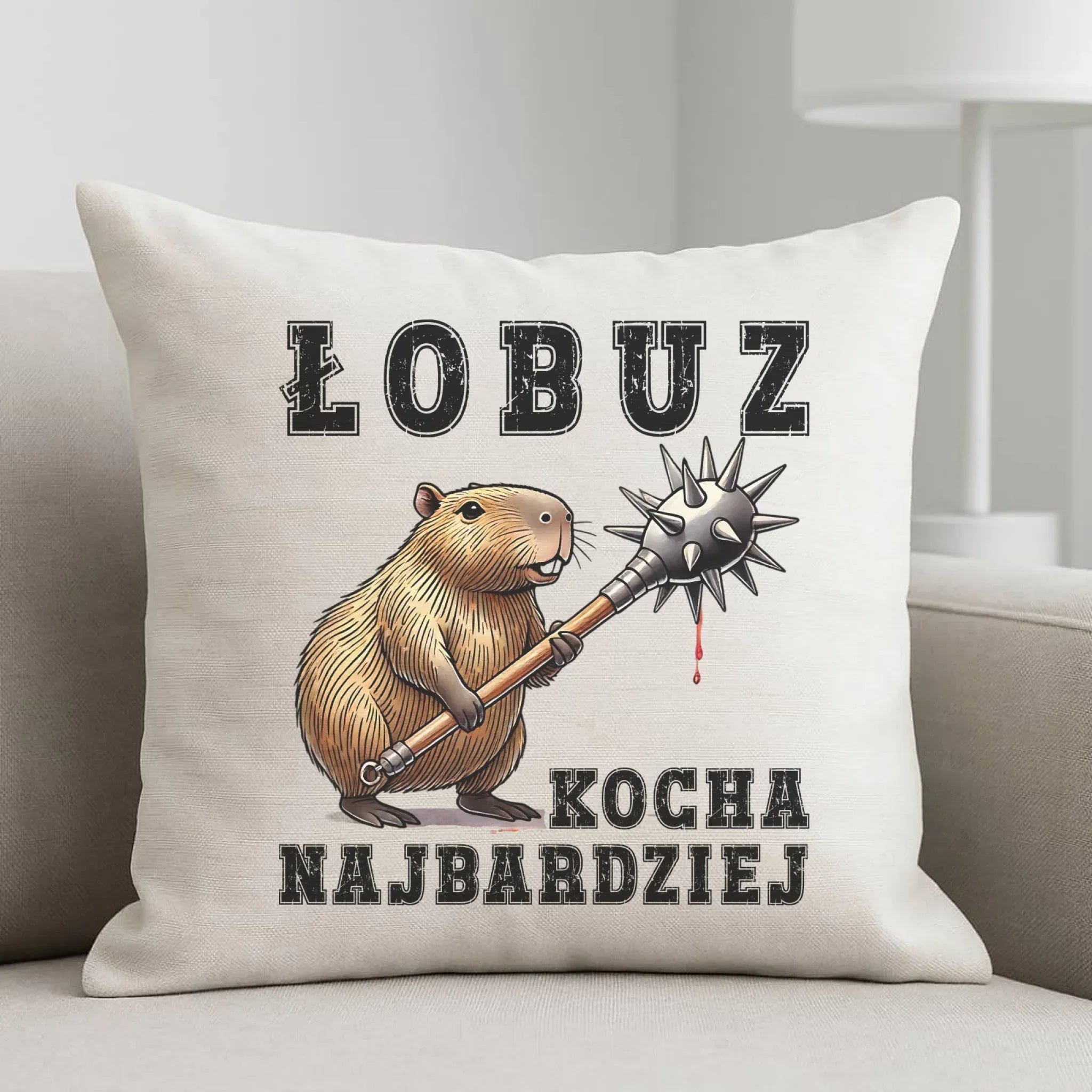 Poduszka - prezent dla chłopaka - Łobuz kapibara z maczugą DCH17 - StoryCups.pl