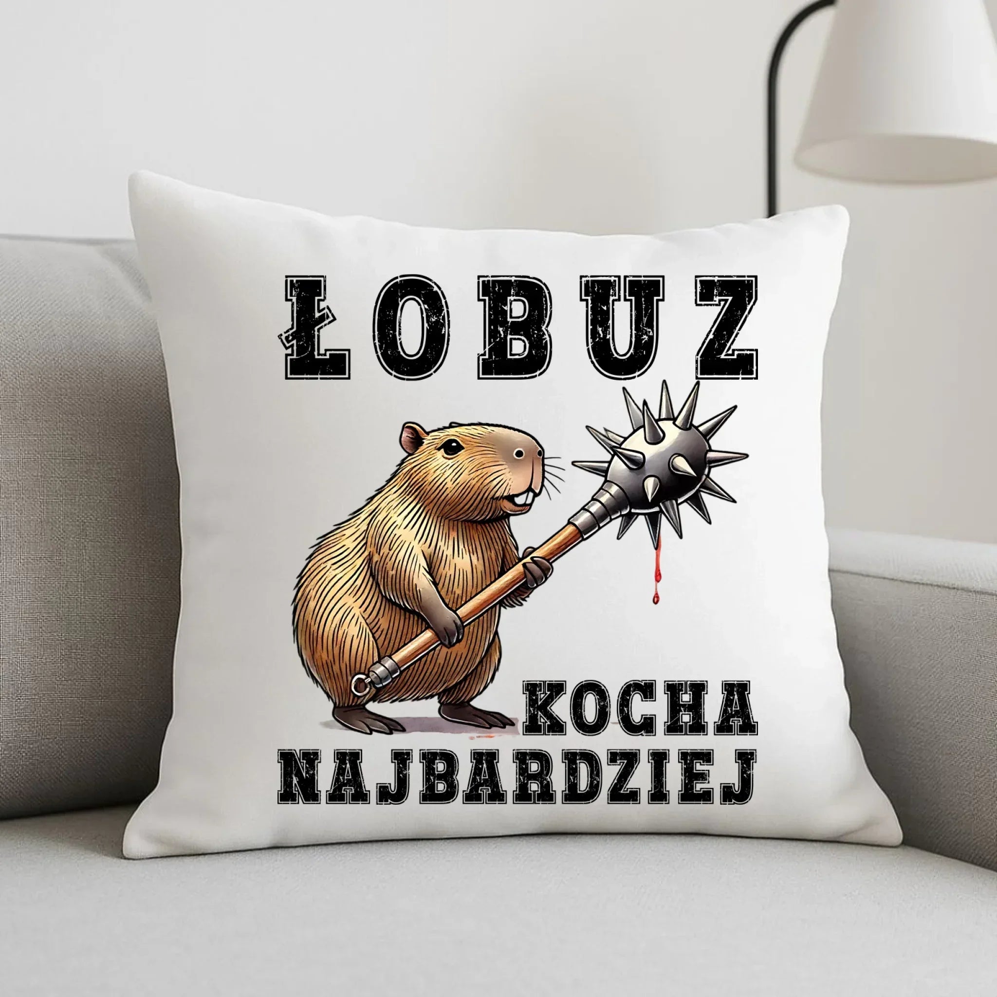 Poduszka - prezent dla chłopaka - Łobuz kapibara z maczugą DCH17 - StoryCups.pl