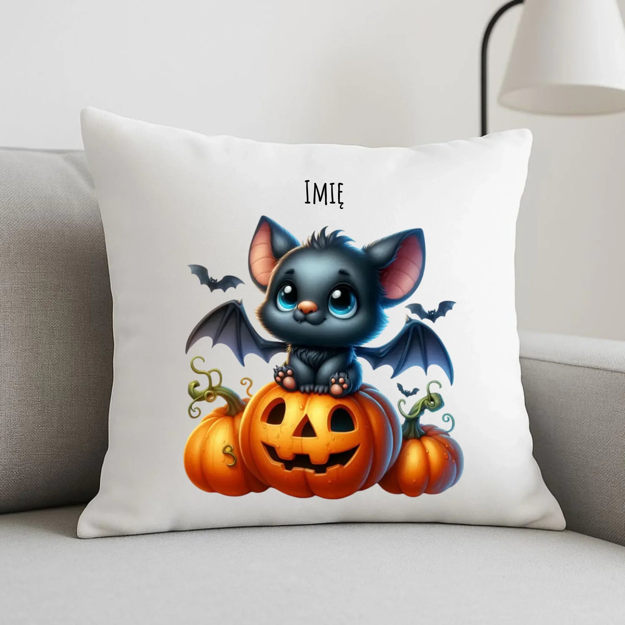 Poduszka halloweenowa - Słodki nietoperz z dynią - personalizowana HL09 - StoryCups.pl