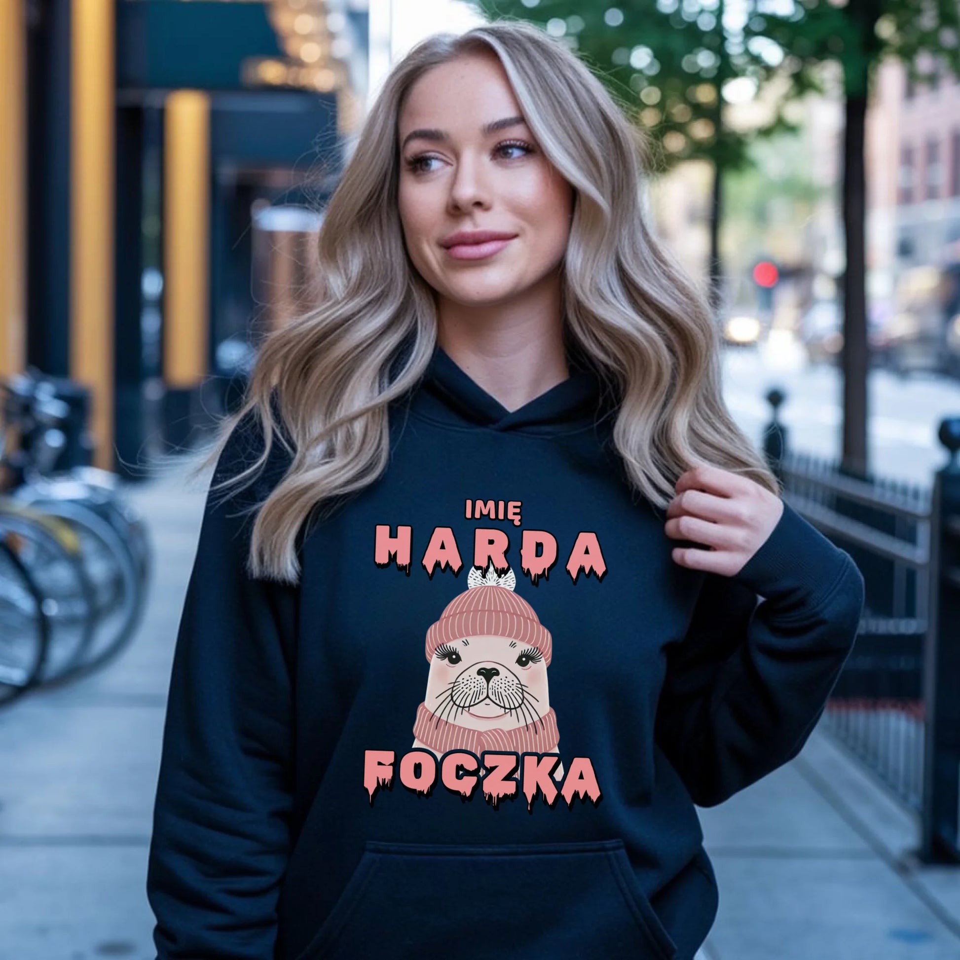 Bluza damska z kapturem - prezent dla morsa - Harda foczka - personalizowana HM05 - StoryCups.pl