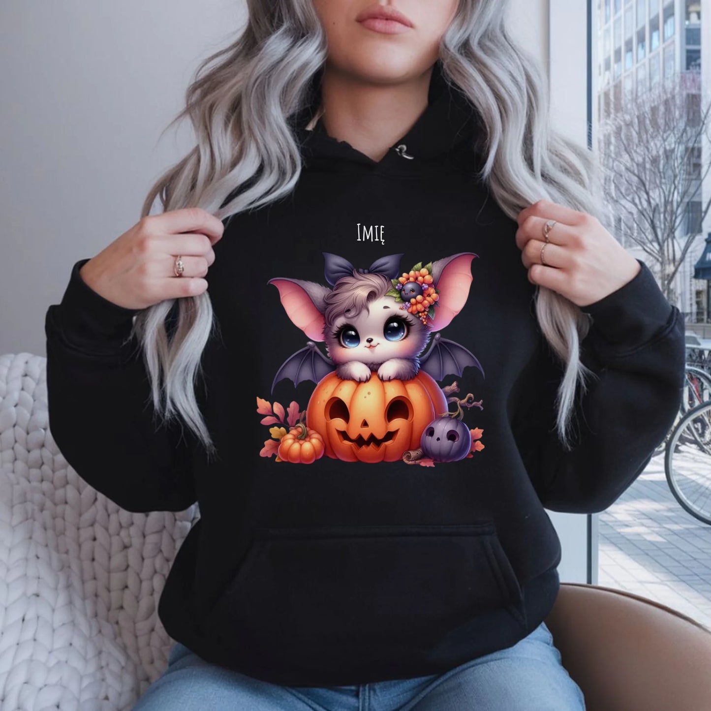 Bluza damska z kapturem halloweenowa - Uroczy nietoperz z dynią - personalizowana HL08 - StoryCups.pl