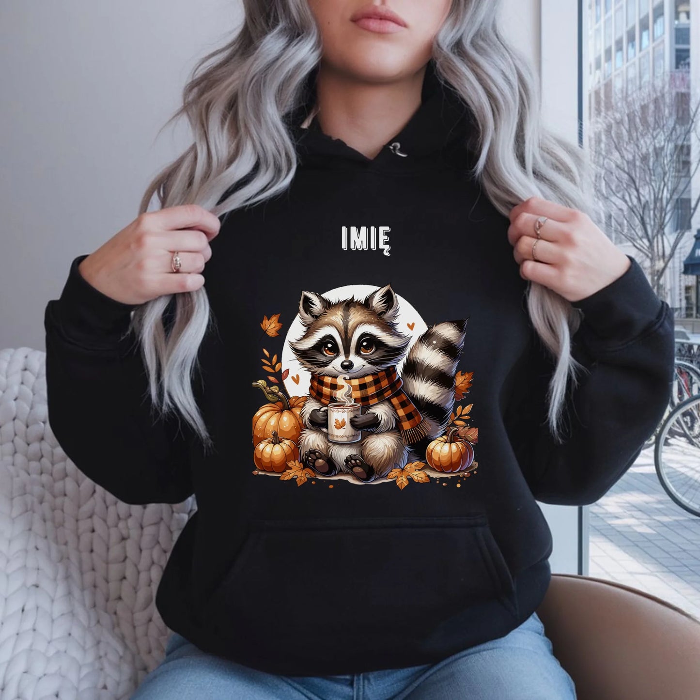 Bluza damska z kapturem jesienna – Szop z kawą i dyniami - personalizowana JS16 - StoryCups.pl