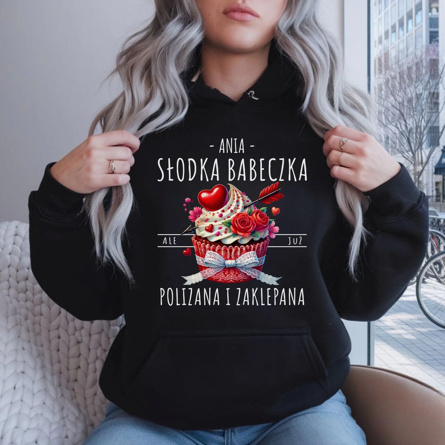 Bluza damska z kapturem - Słodka babeczka polizana i zaklepana - personalizowana W37 - StoryCups.pl