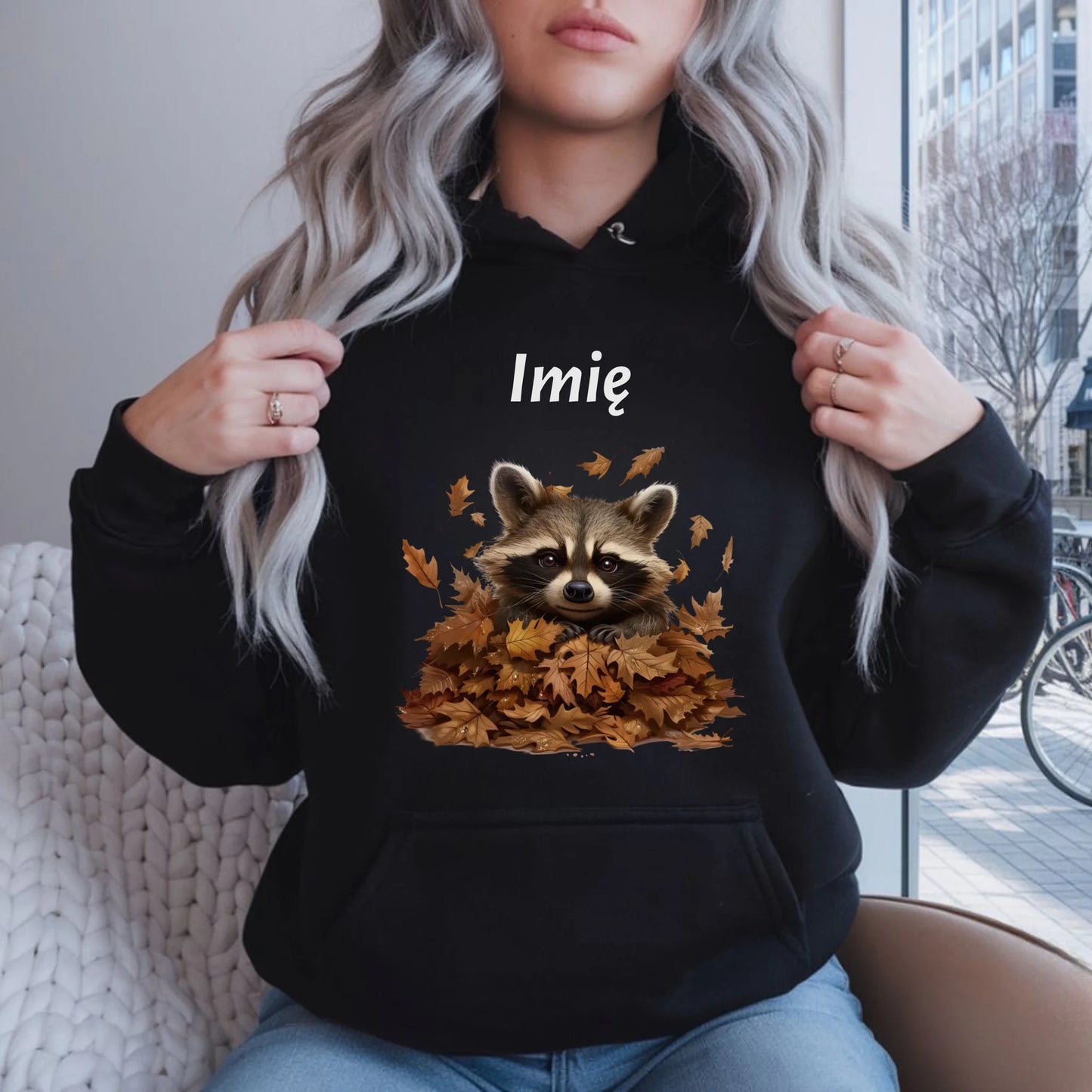 Bluza damska z kapturem jesienna - Szop w liściach - personalizowana JS24