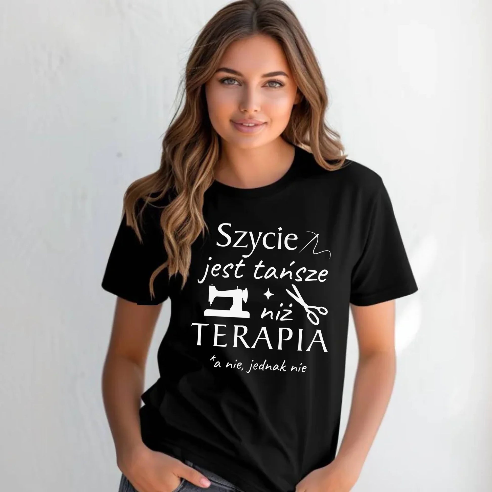 Koszulka damska szyciowa dla krawcowej - Szycie tańsze niż terapia HS04 - StoryCups.pl