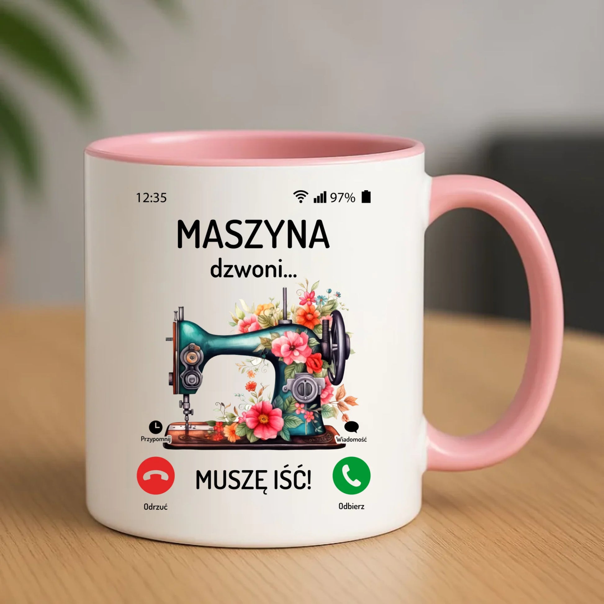 Kubek szyciowy dla krawcowej – Maszyna dzwoni muszę iść HS05 - StoryCups.pl
