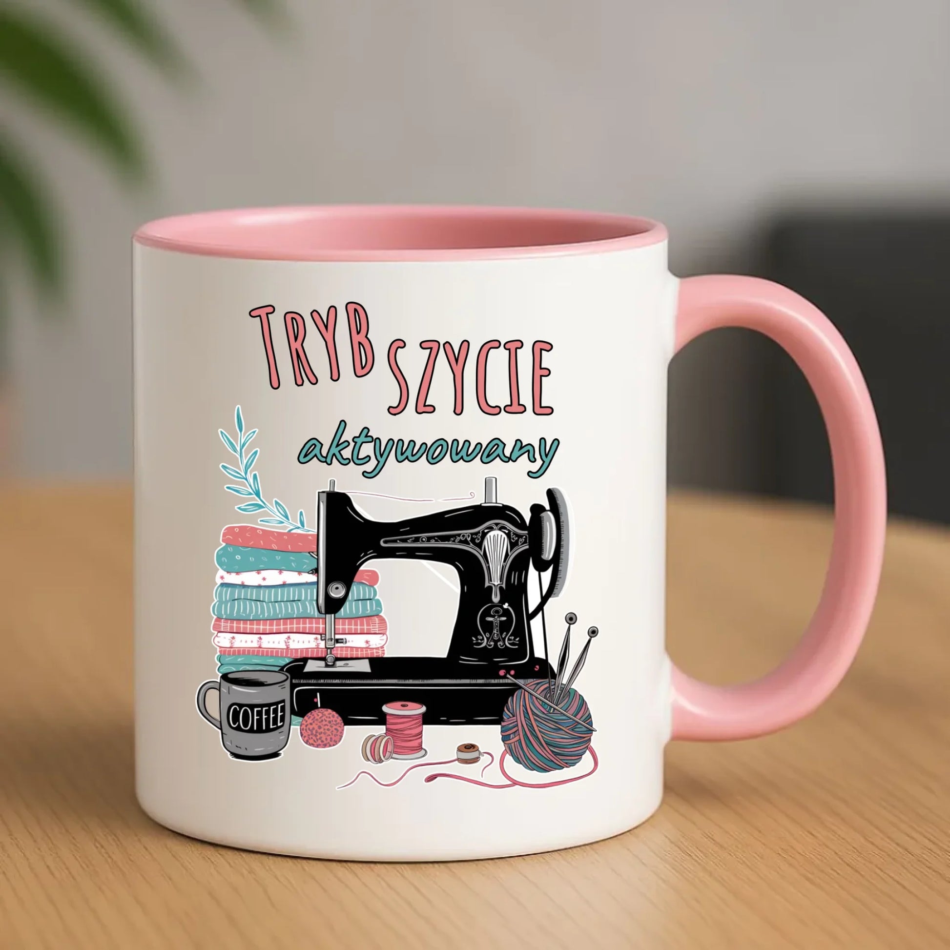 Kubek szyciowy dla krawcowej – Tryb szycie aktywowany HS06 - StoryCups.pl