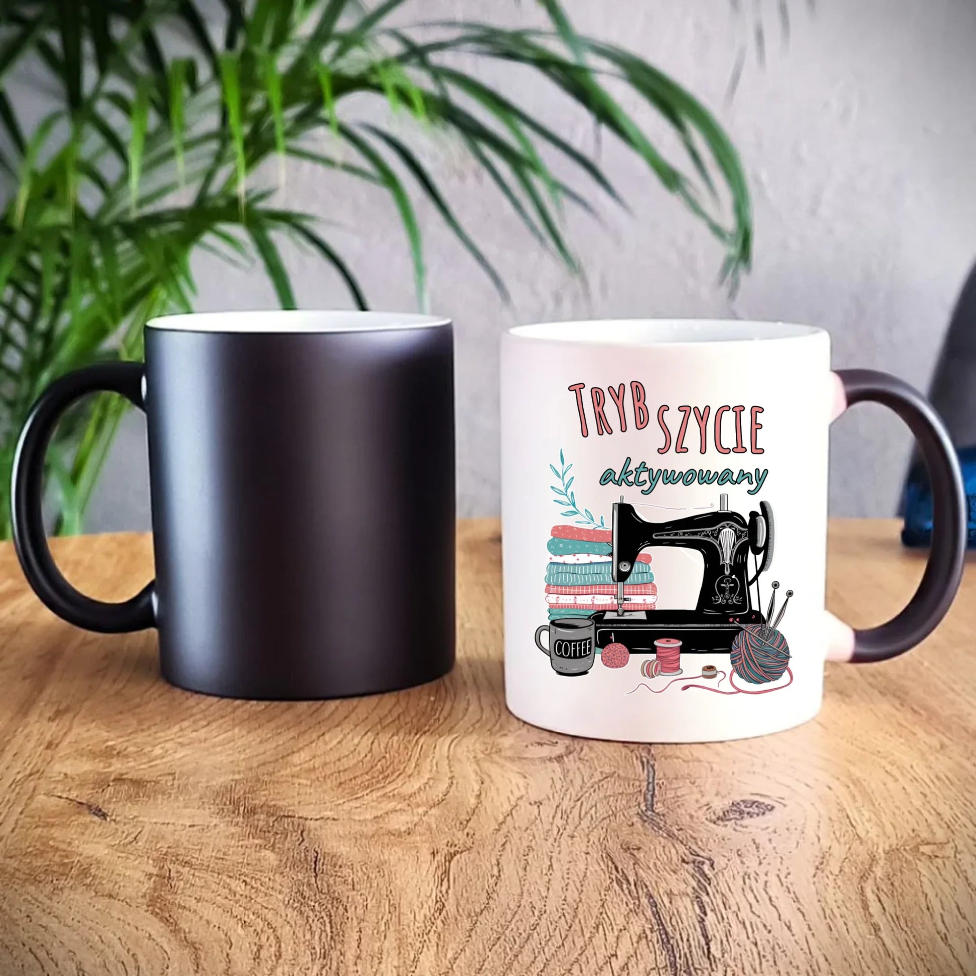 Kubek magiczny szyciowy dla krawcowej - Tryb szycie aktywowany HS06 - StoryCups.pl