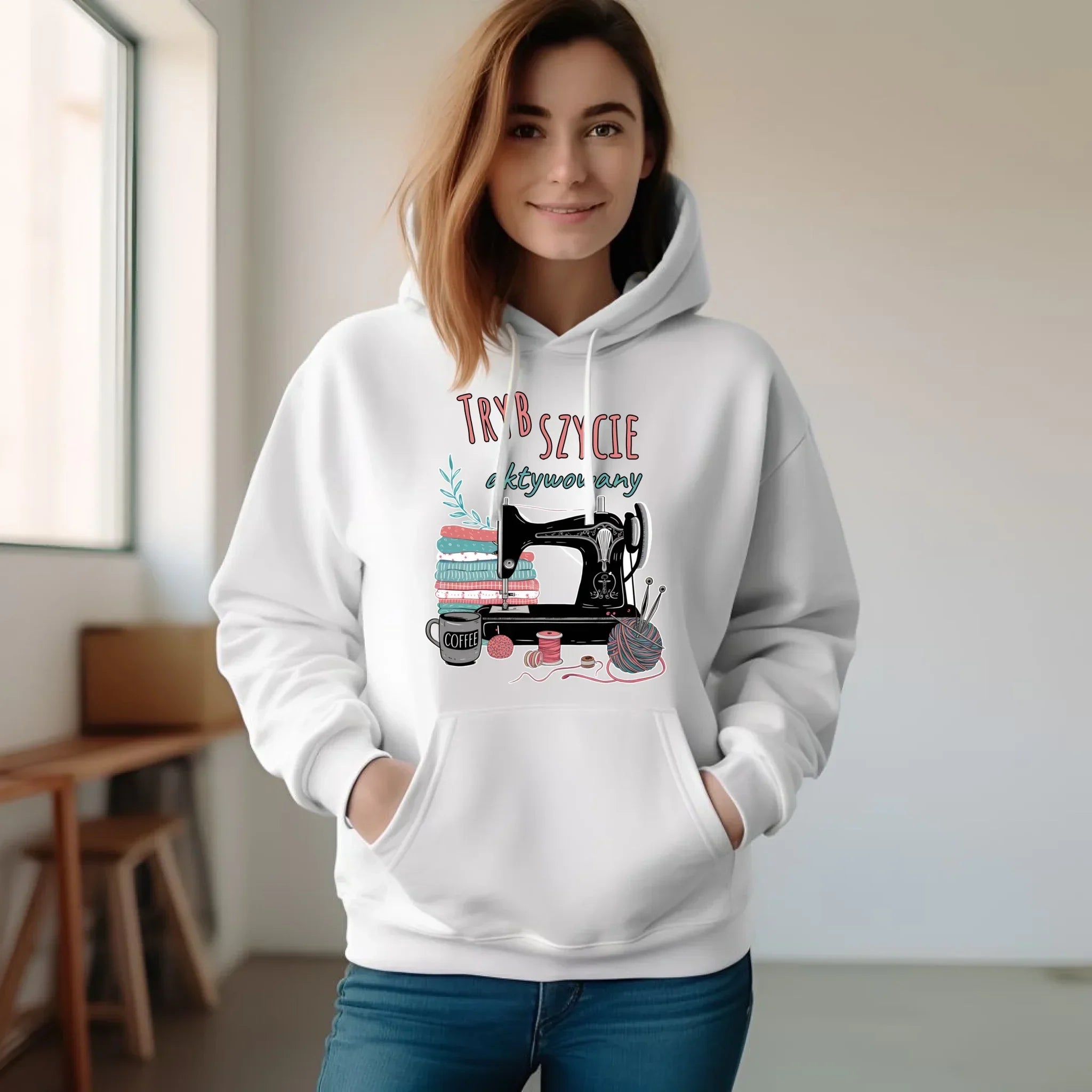 Bluza damska z kapturem szyciowa dla krawcowej - Tryb szycie aktywowany HS06 - StoryCups.pl