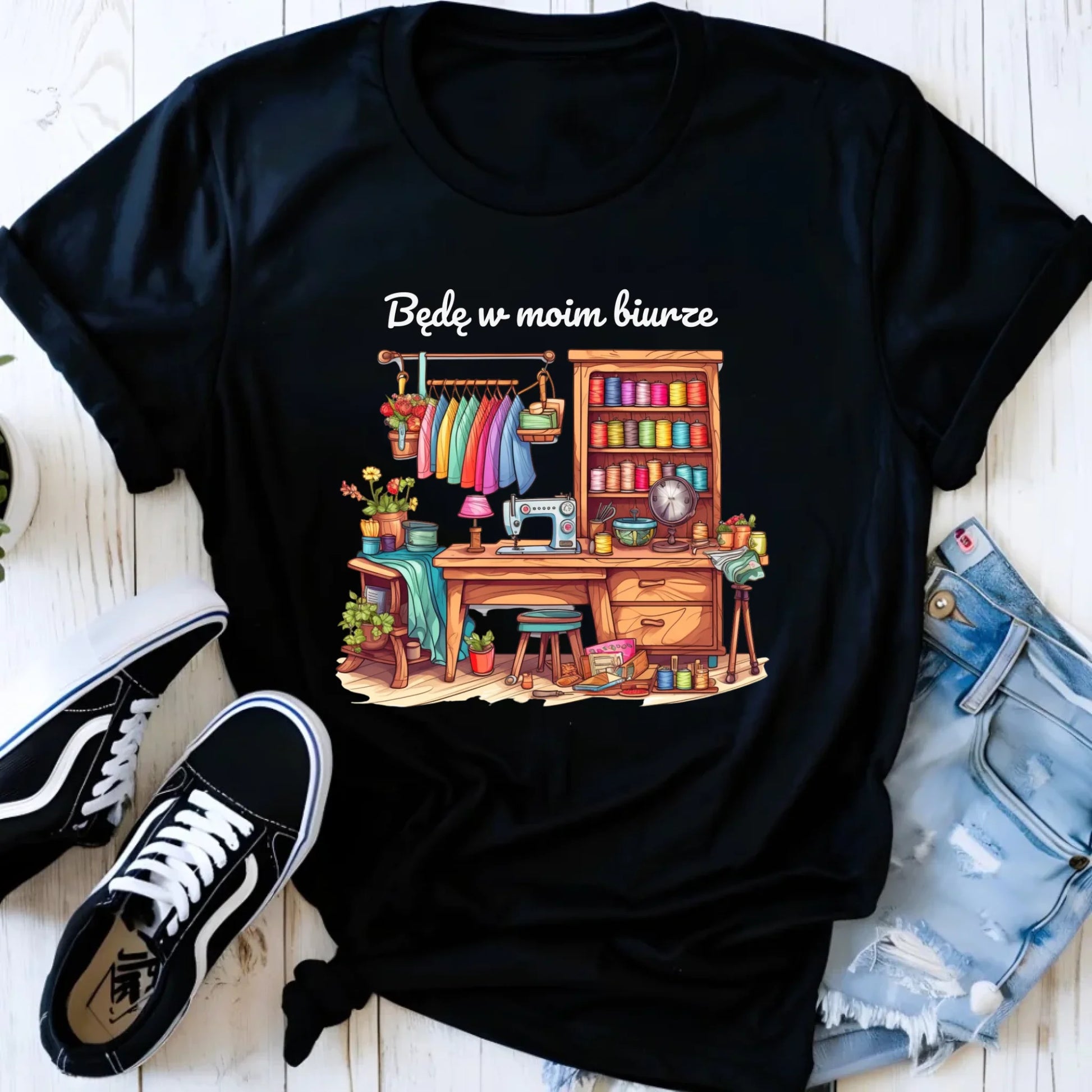 Koszulka damska szyciowa dla krawcowej - Będę w moim biurze HS07 - StoryCups.pl