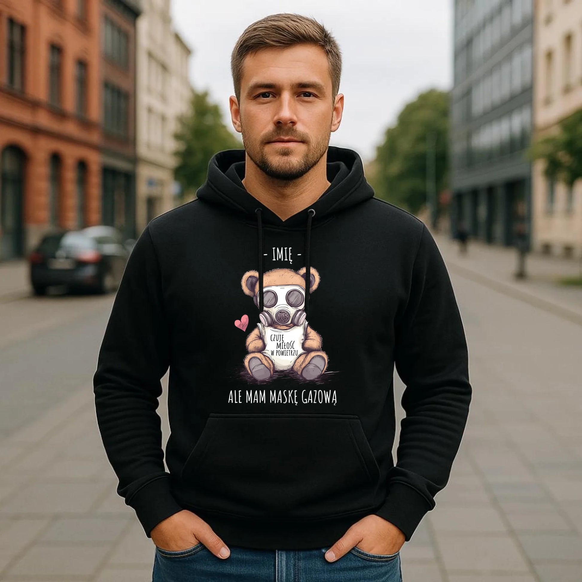 Bluza męska z kapturem - Miś w masce gazowej - Czuję miłość w powietrzu - personalizowana W38 - StoryCups.pl
