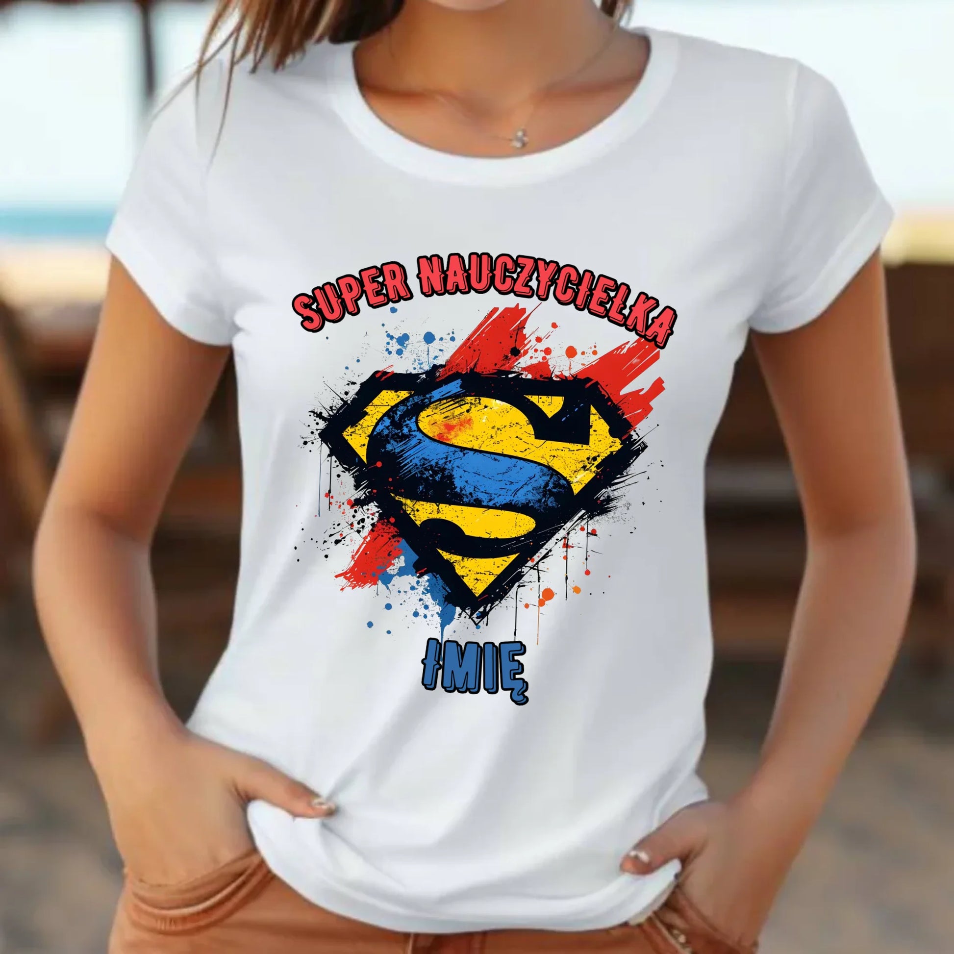 Koszulka damska dla nauczycielki - Super Nauczycielka - personalizowana N27 - StoryCups.pl