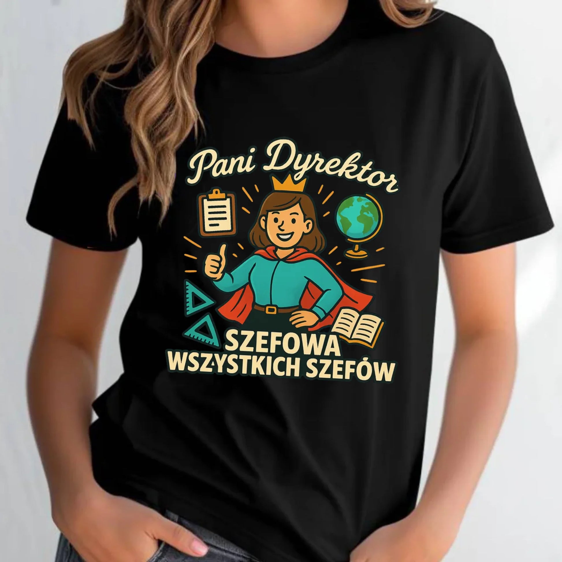 Koszulka damska dla Dyrektorki Szkoły - Szefowa wszystkich szefów N29 - StoryCups.pl