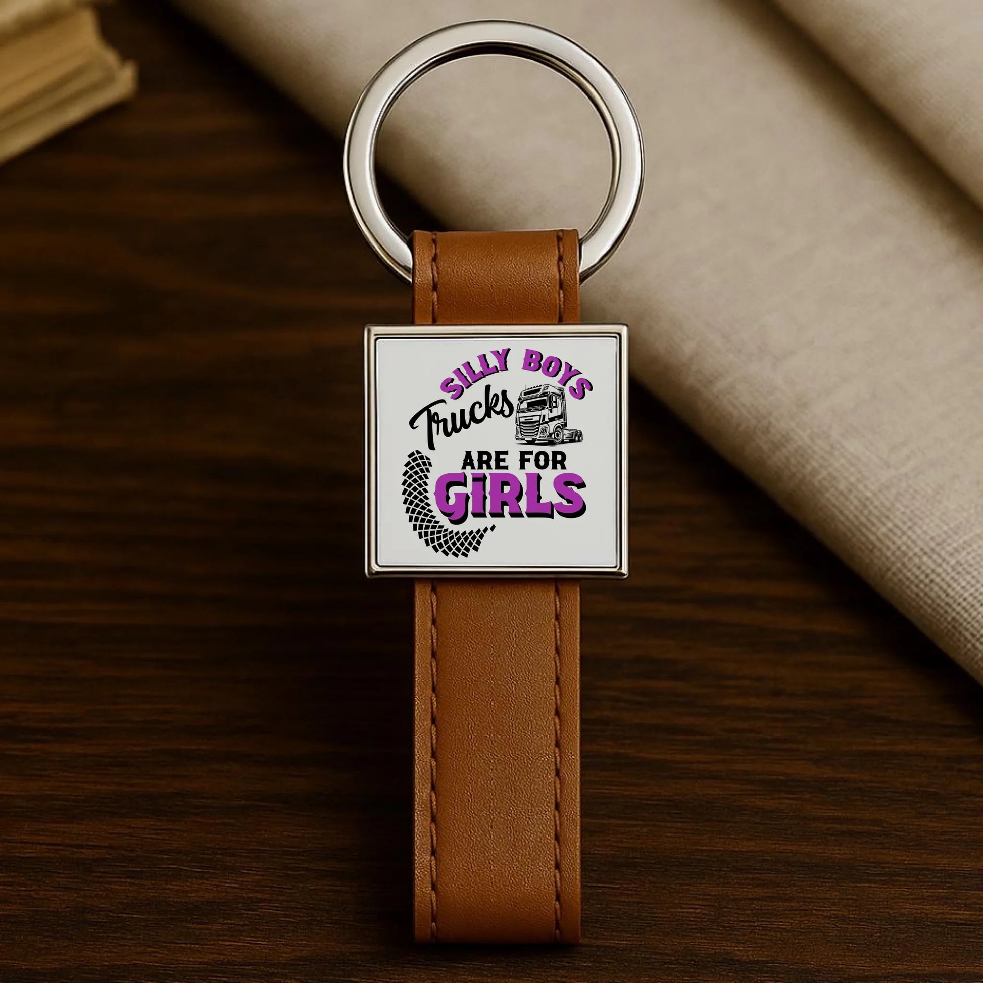 Brelok - kierowca ciężarówki - Silly boys trucks are for girls ZKT11 - StoryCups.pl