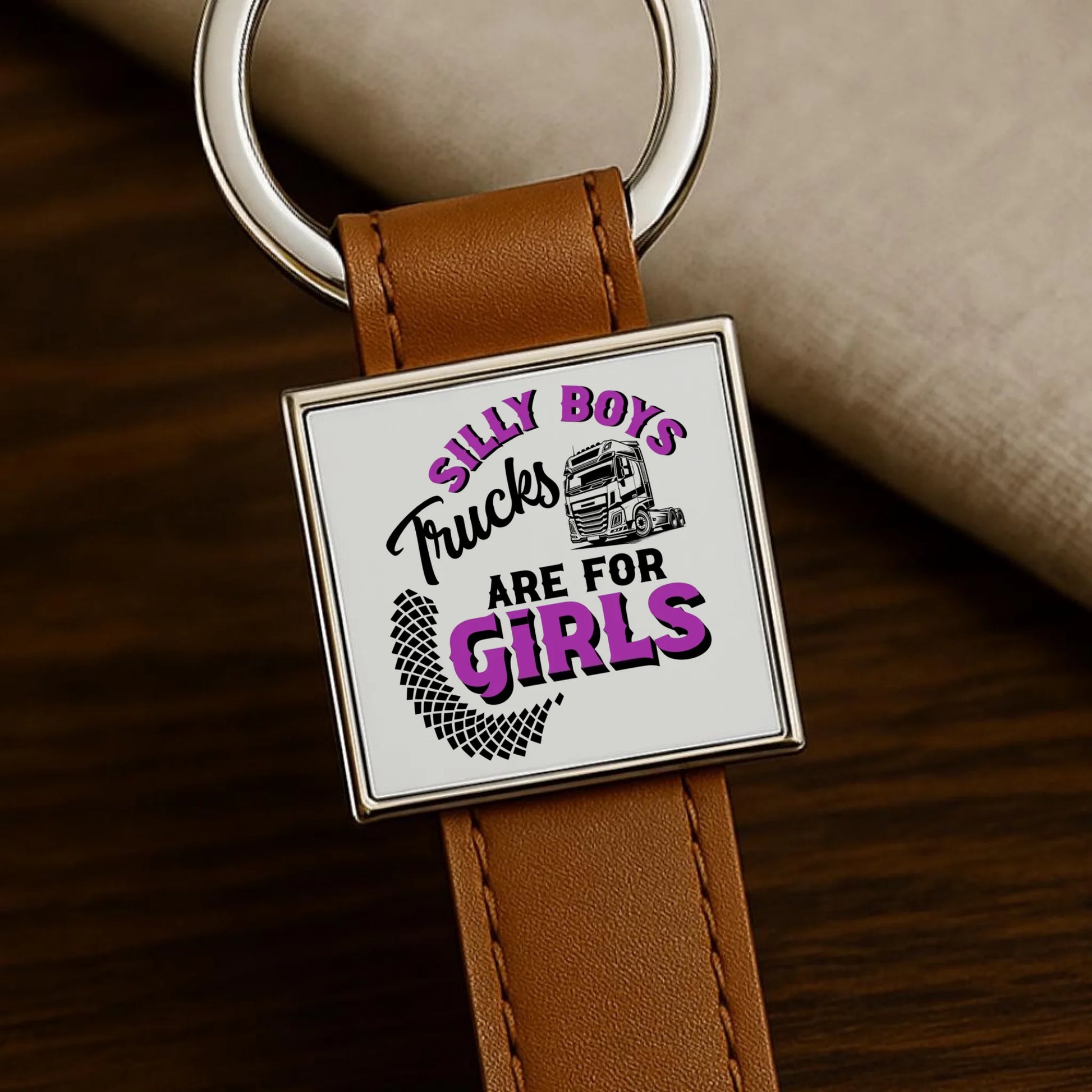 Brelok - kierowca ciężarówki - Silly boys trucks are for girls ZKT11 - StoryCups.pl