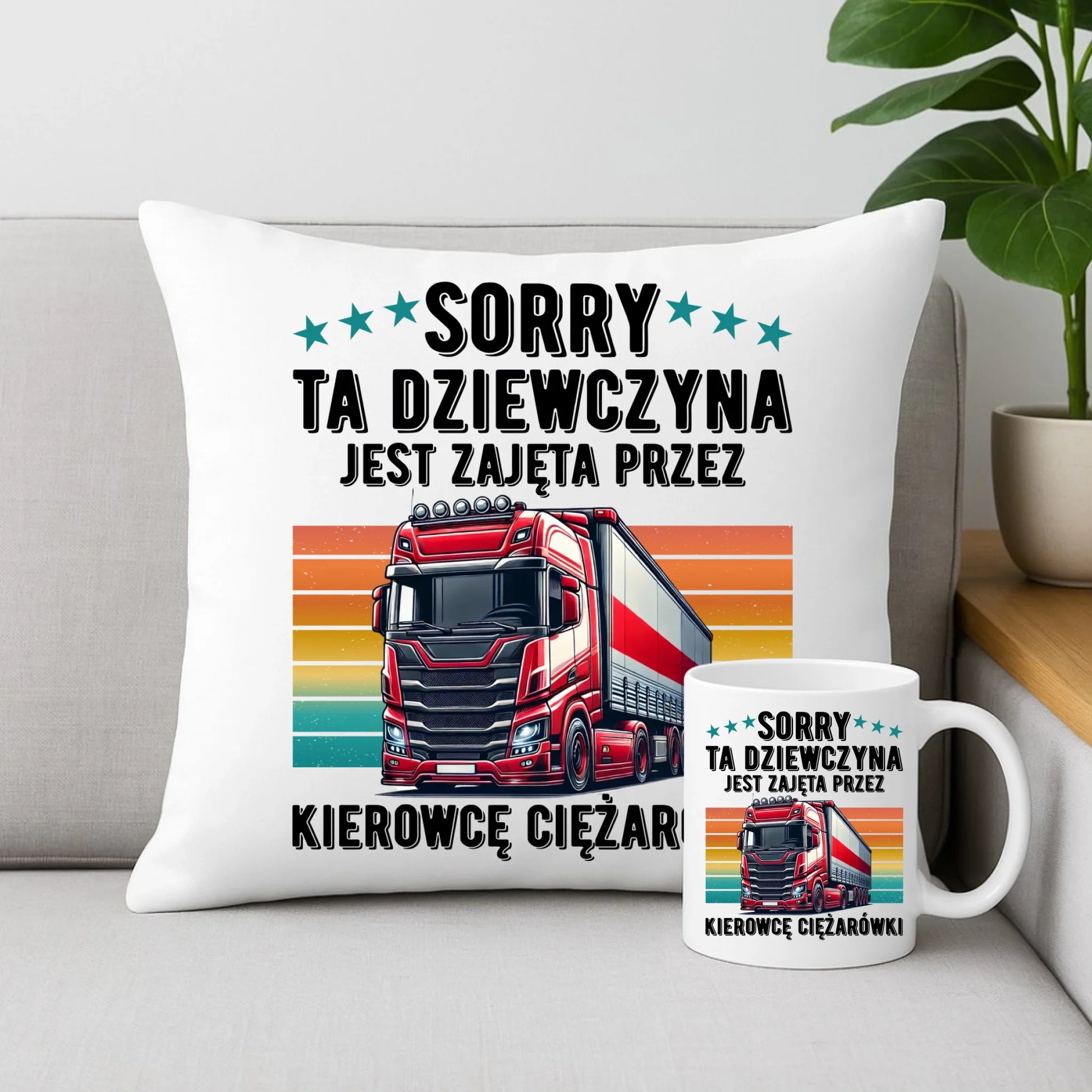 Zestaw poduszka i kubek - Ta dziewczyna jest zajęta przez kierowcę ciężarówki ZKT12 - StoryCups.pl