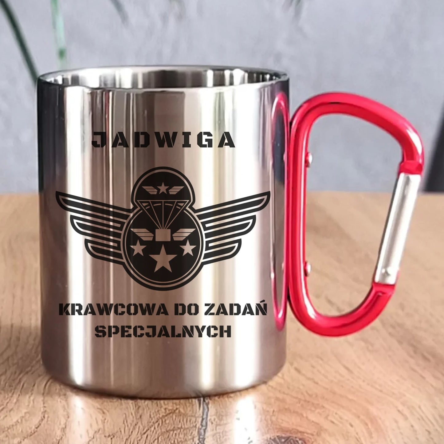Kubek metalowy szyciowy dla krawcowej - Krawcowa do zadań specjalnych HS38 - StoryCups.pl