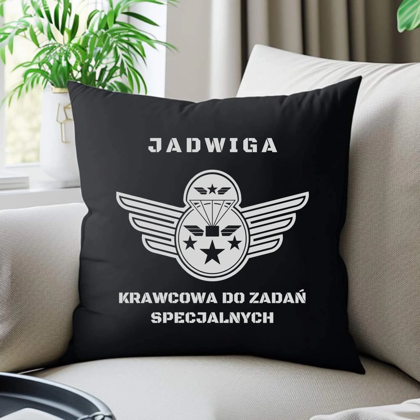 Poduszka dekoracyjna szyciowa dla krawcowej - Krawcowa do zadań specjalnych HS38 - StoryCups.pl