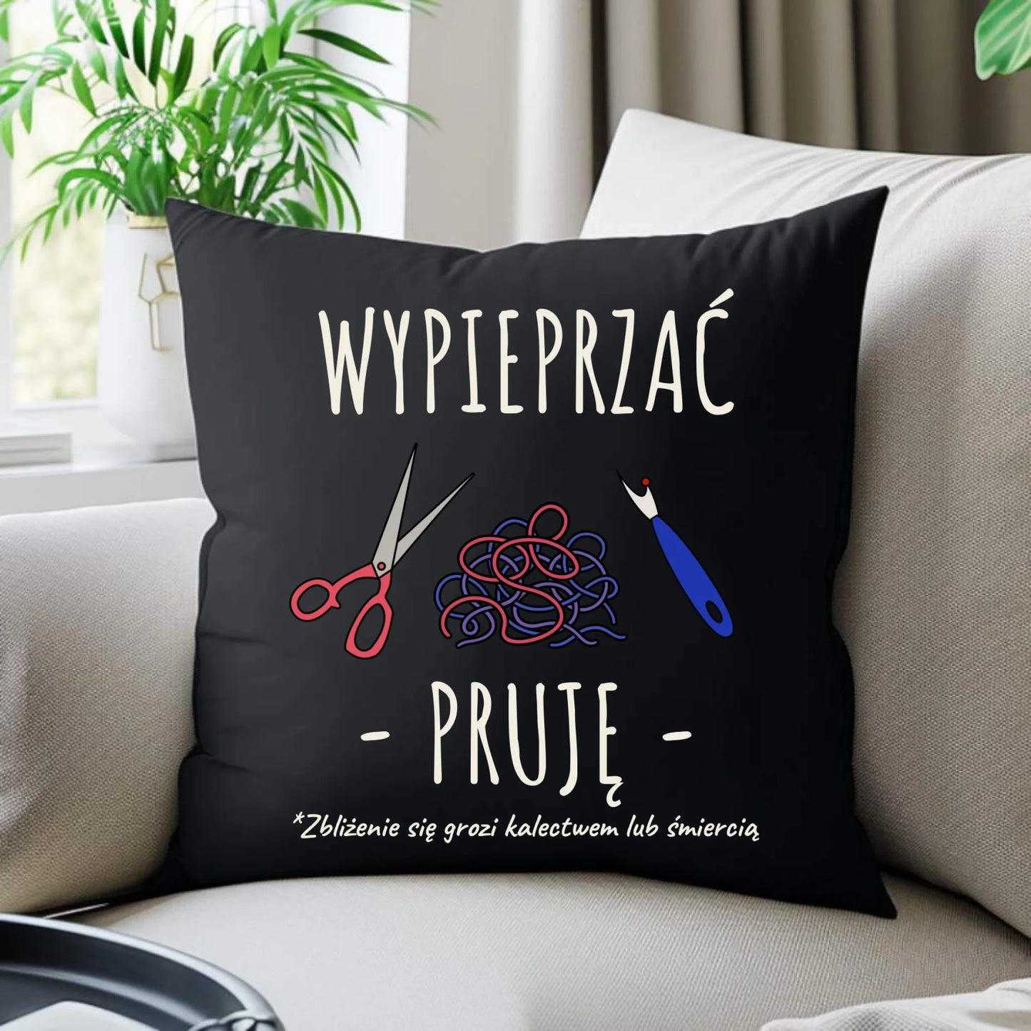 Poduszka dekoracyjna szyciowa dla krawcowej - Wypieprzać, pruję HS08 - StoryCups.pl