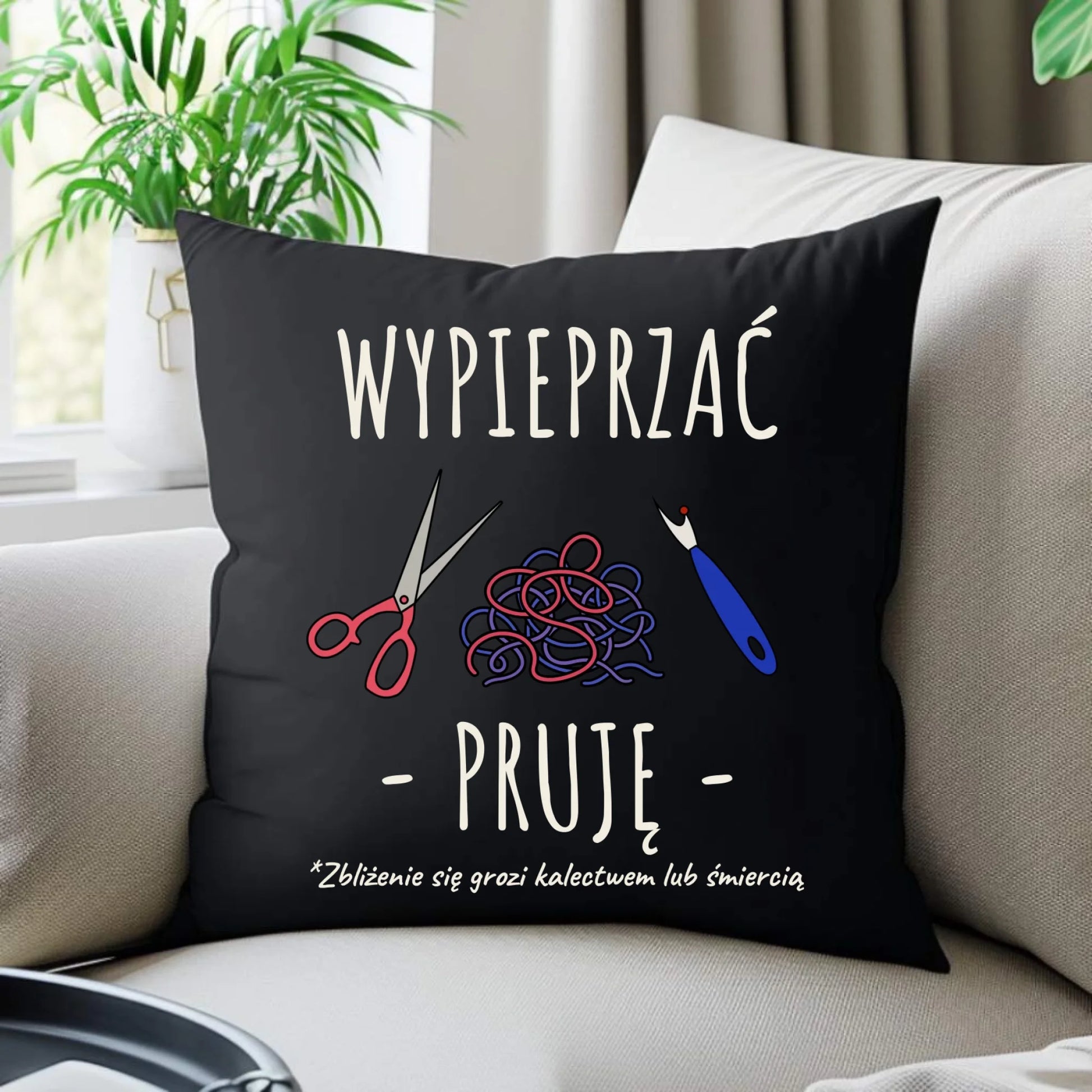 Poduszka dekoracyjna szyciowa dla krawcowej - Wypieprzać, pruję HS08 - StoryCups.pl