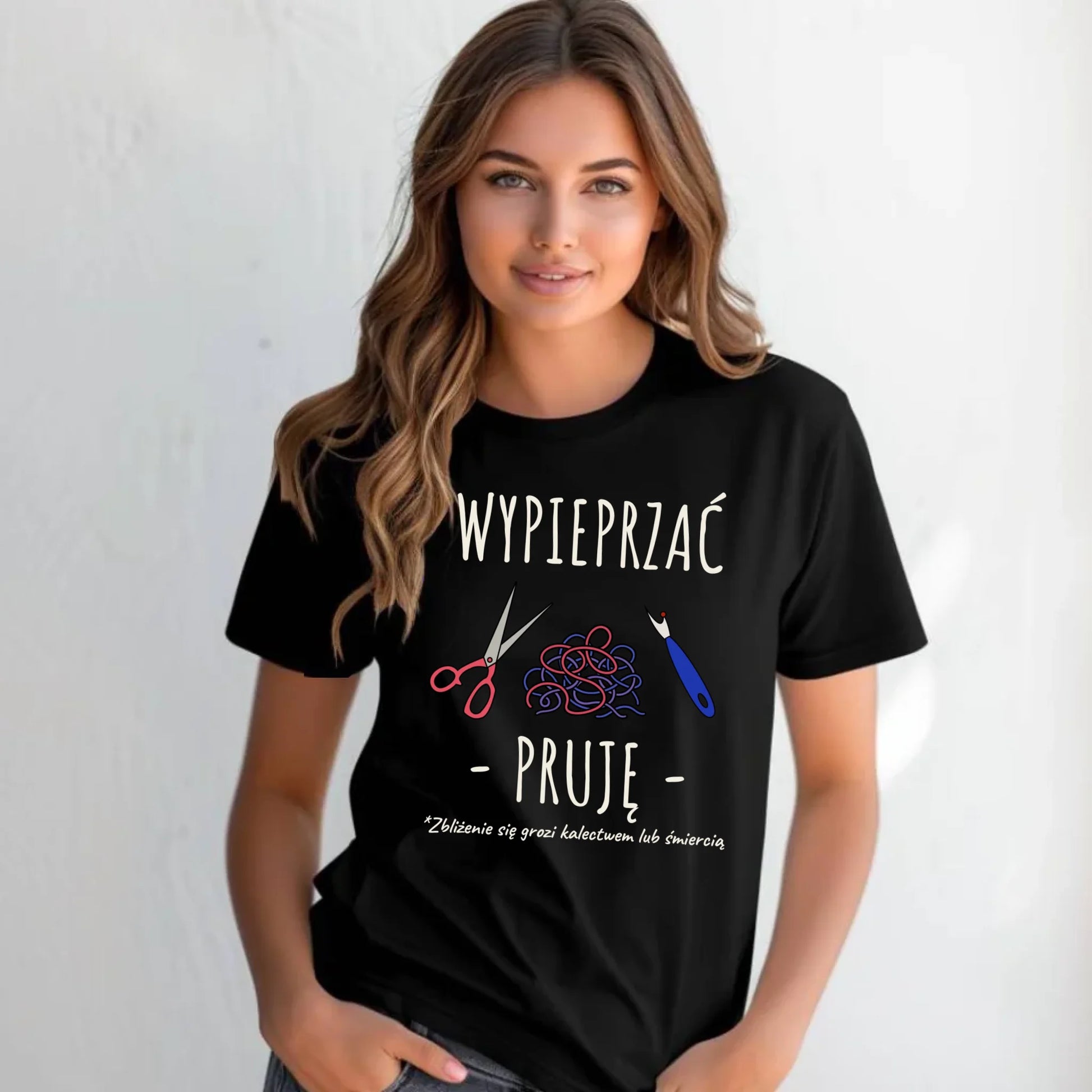 Koszulka damska szyciowa dla krawcowej - Wypieprzać, pruję HS08 - StoryCups.pl