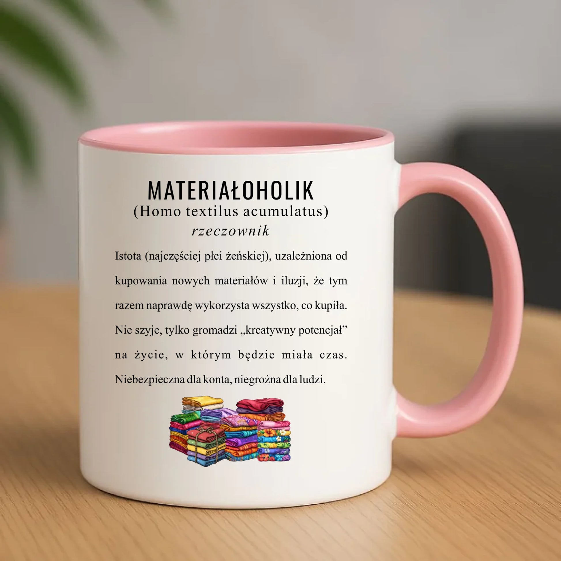 Kubek szyciowy dla krawcowej – Materiałoholik definicja HS11 - StoryCups.pl