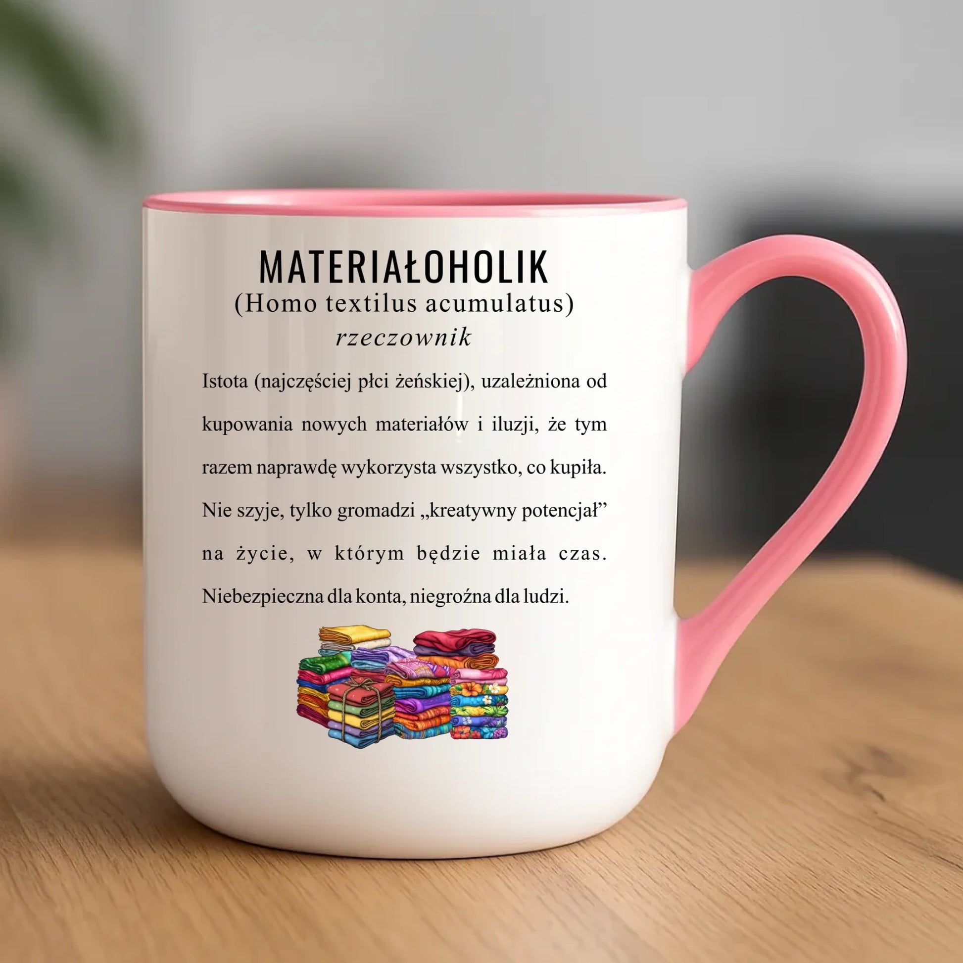 Kubek elegant szyciowy dla krawcowej - Materiałoholik definicja HS11 - StoryCups.pl