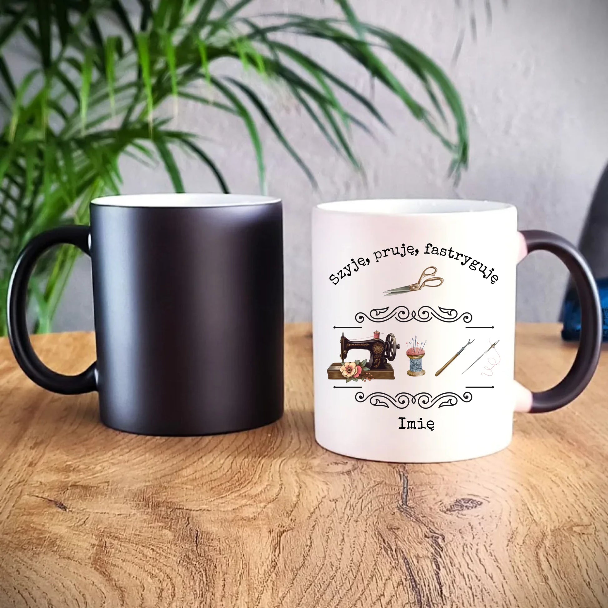 Kubek magiczny szyciowy dla krawcowej - Szyję, pruję, fastryguję HS13 - StoryCups.pl