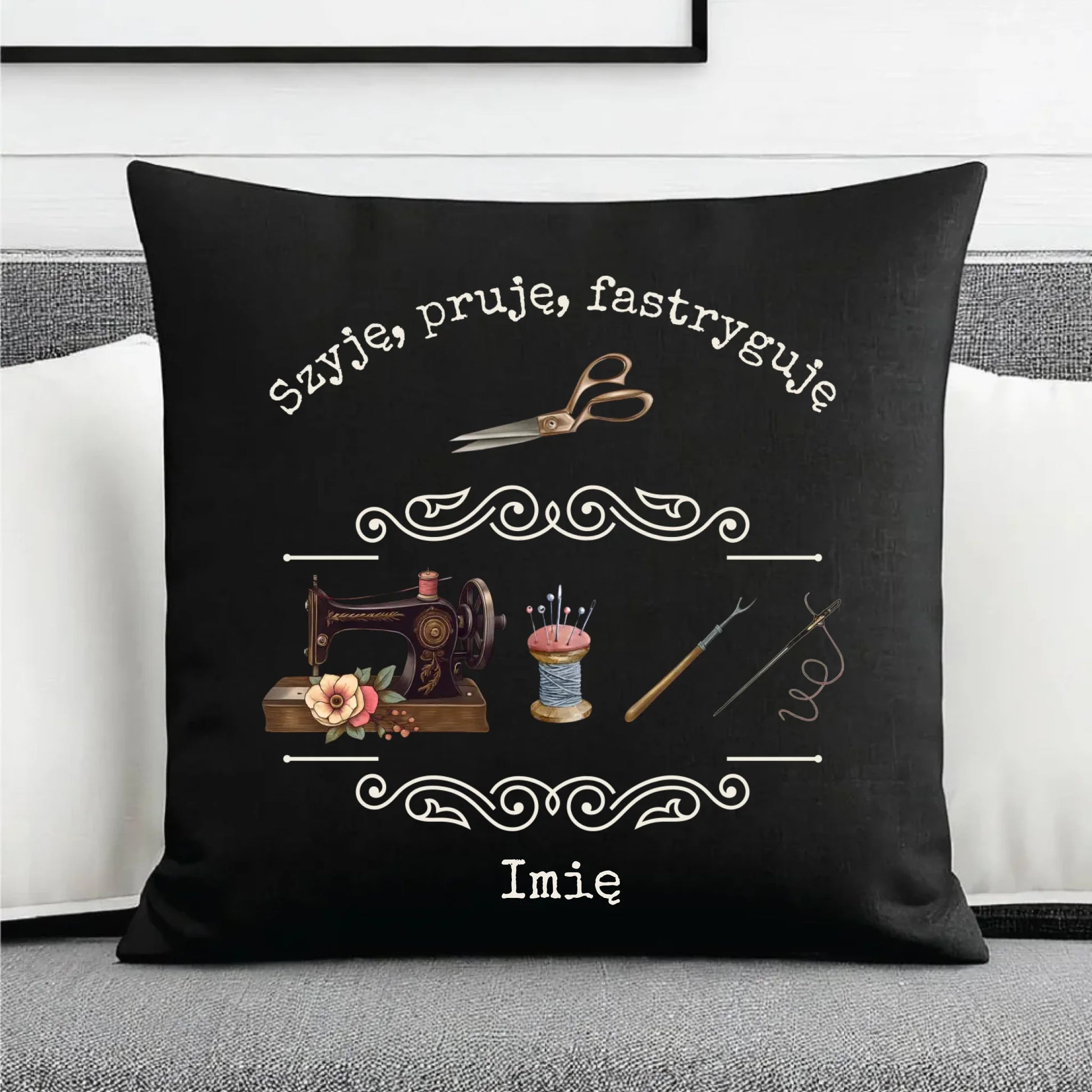 Poduszka dekoracyjna szyciowa dla krawcowej - Szyję, pruję, fastryguję HS13 - StoryCups.pl