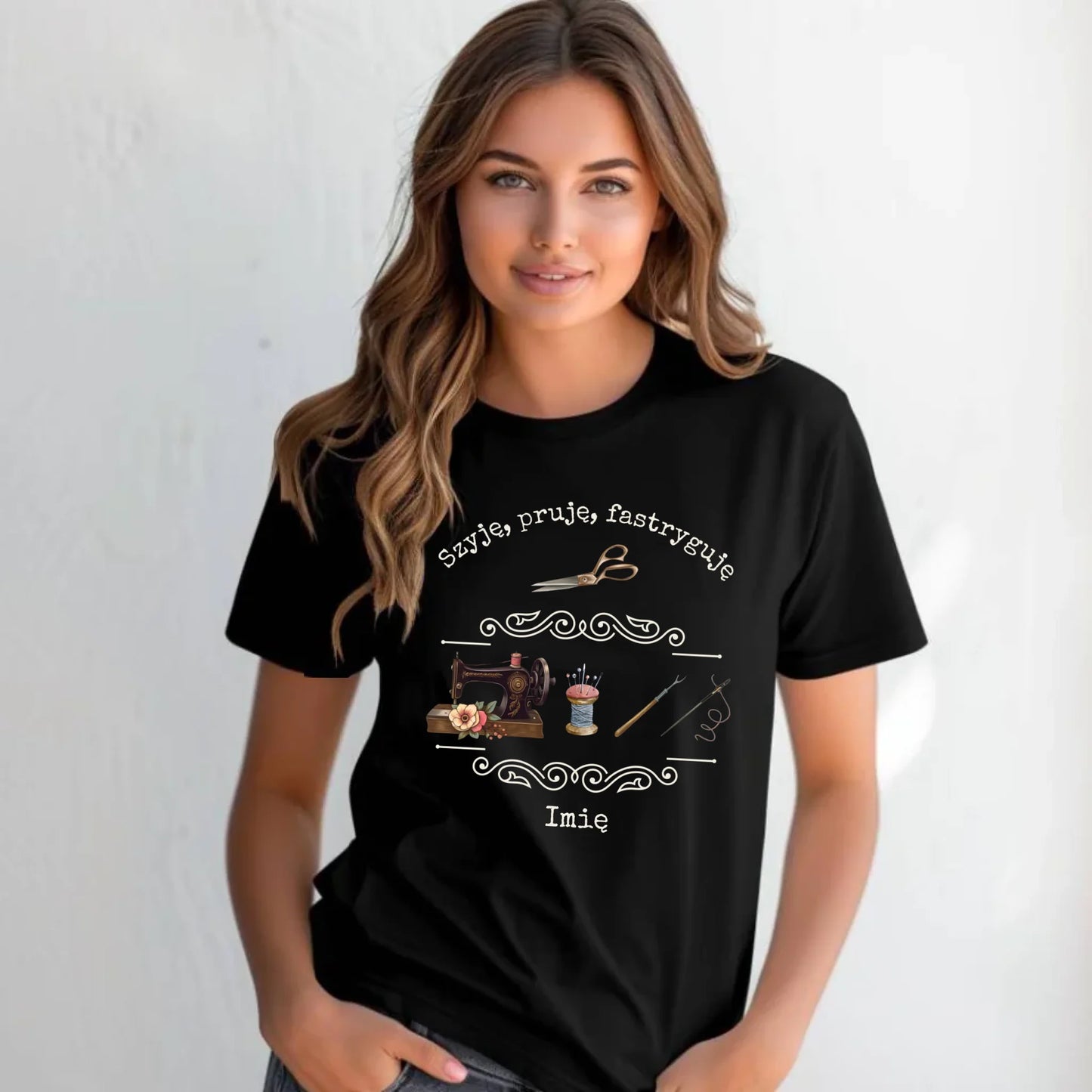 Koszulka damska szyciowa dla krawcowej - Szyję, pruję, fastryguję HS13 - StoryCups.pl