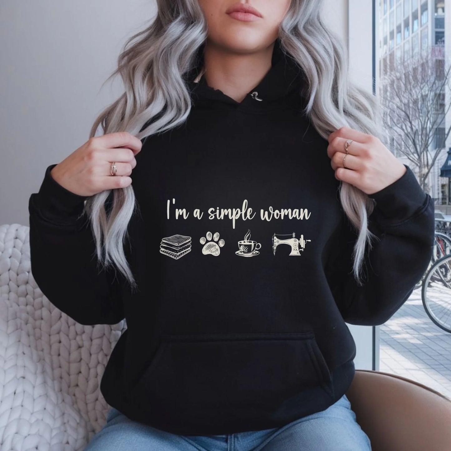 Bluza damska z kapturem szyciowa dla krawcowej - I'm a simple woman HS20 - StoryCups.pl