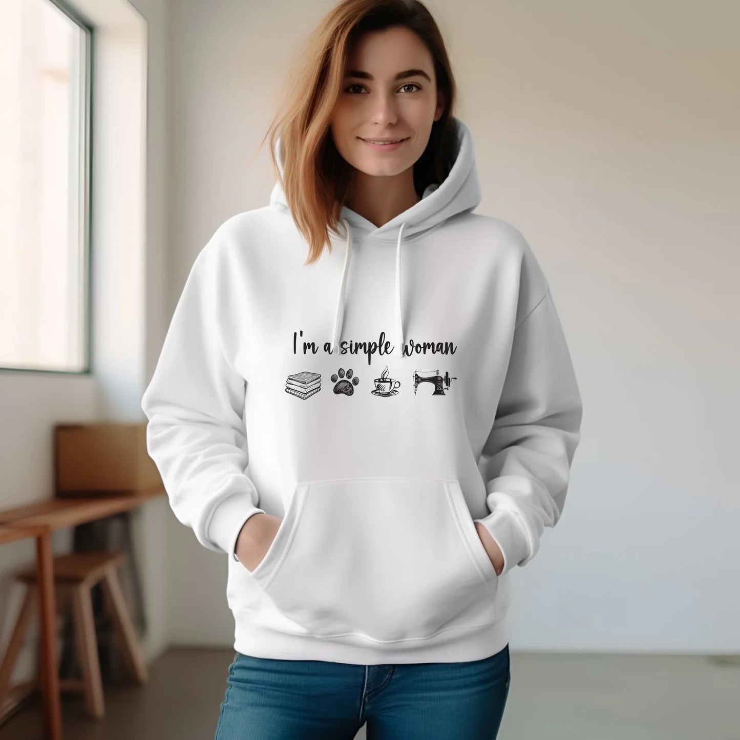 Bluza damska z kapturem szyciowa dla krawcowej - I'm a simple woman HS20 - StoryCups.pl