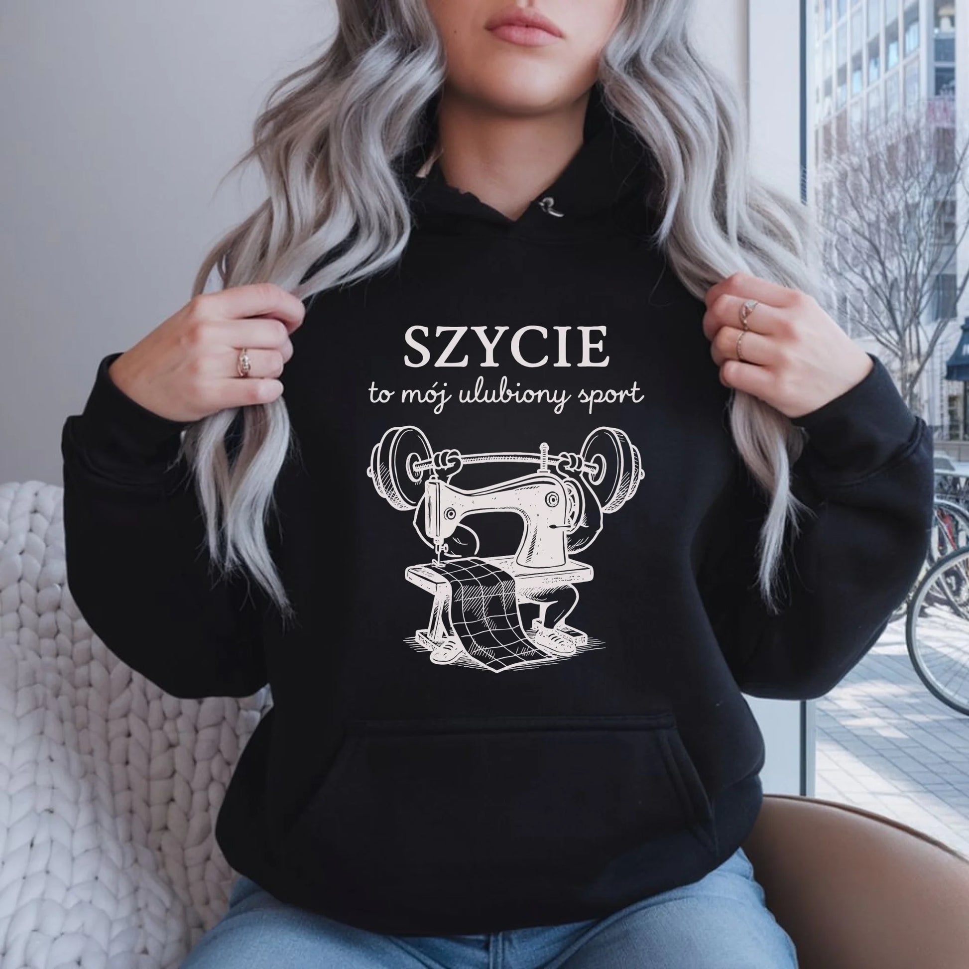 Bluza damska z kapturem szyciowa dla krawcowej - Szycie to mój ulubiony sport HS23 - StoryCups.pl