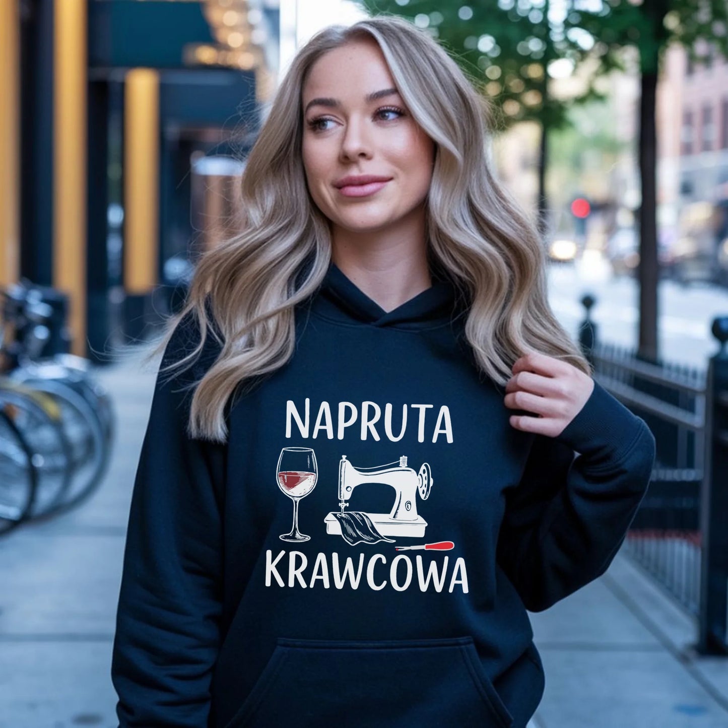 Bluza damska z kapturem szyciowa dla krawcowej - Napruta krawcowa HS25 - StoryCups.pl