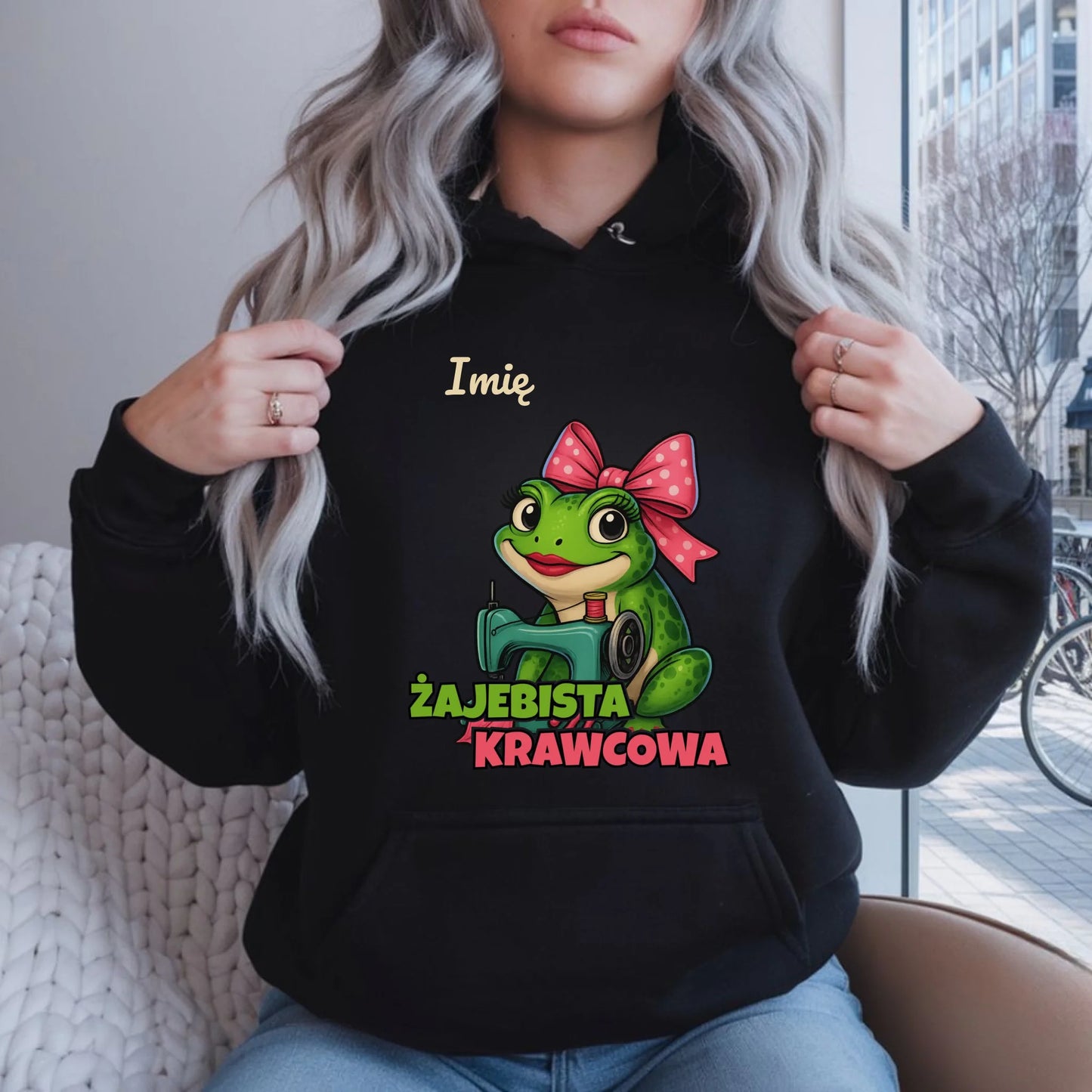 Bluza damska z kapturem szyciowa dla krawcowej - Żajebista Krawcowa - personalizowana HS32 - StoryCups.pl