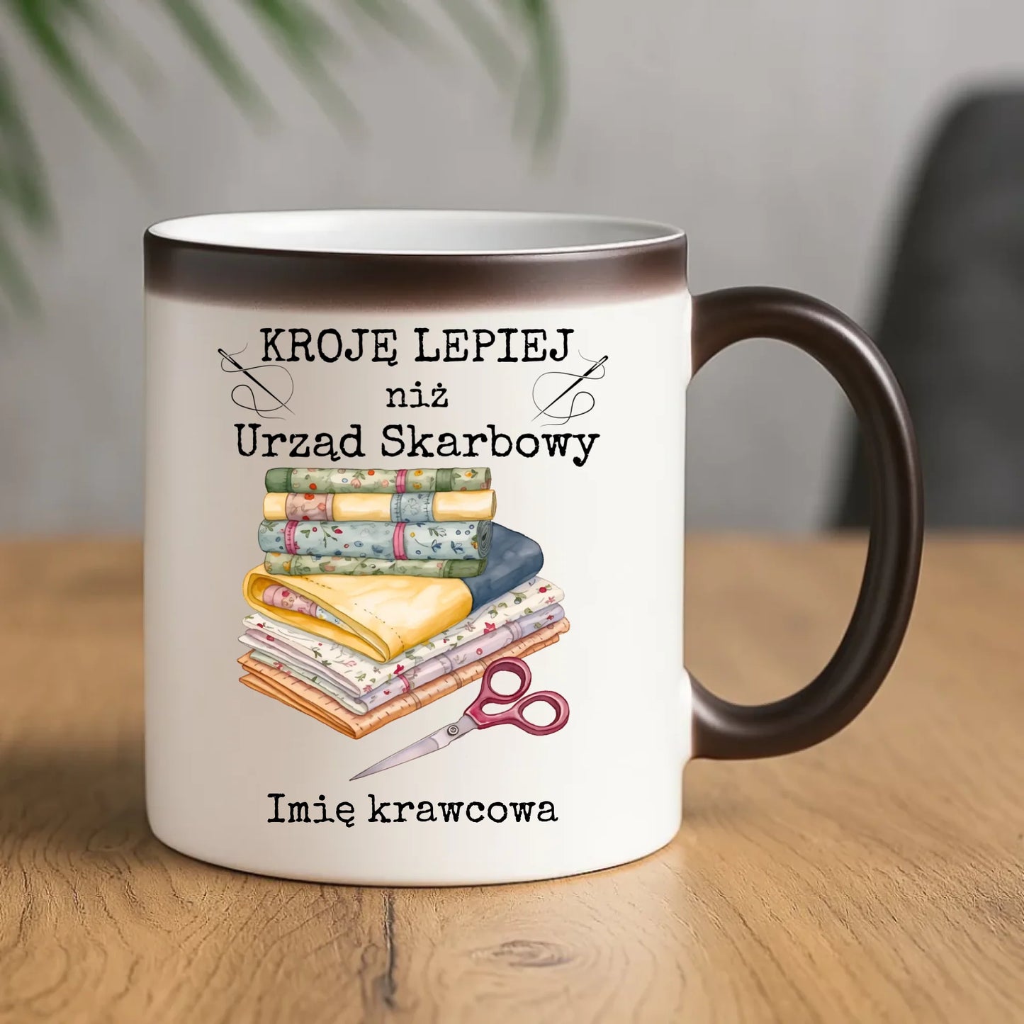 Kubek magiczny szyciowy dla krawcowej - Kroję lepiej niż US - personalizowany HS33 - StoryCups.pl