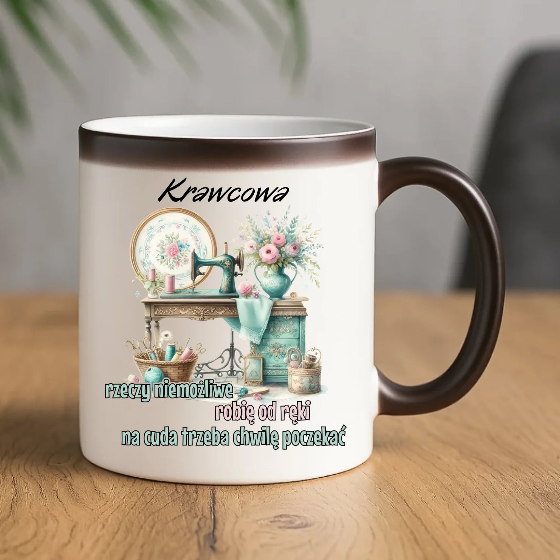 Kubek magiczny szyciowy dla krawcowej - Rzeczy niemożliwe HS35 - StoryCups.pl