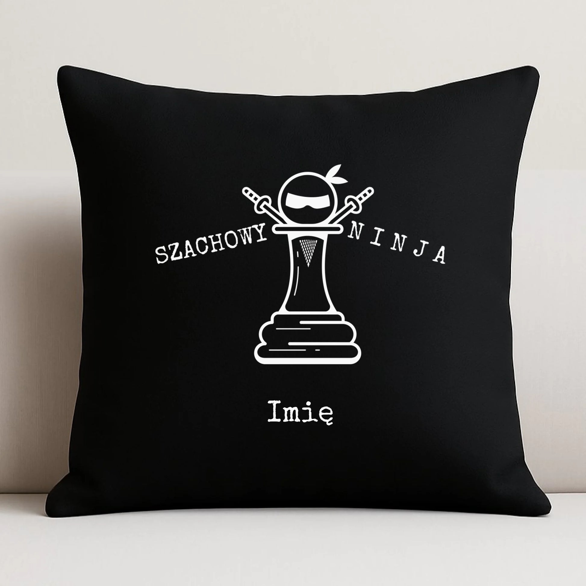 Poduszka dekoracyjna dla szachisty - Szachowy ninja - personalizowana HSZ01 - StoryCups.pl