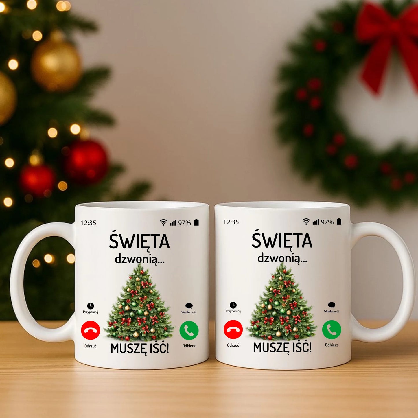 Zestaw poduszka i kubek świąteczny - Choinka Święta dzwonią muszę iść BN124 - StoryCups.pl