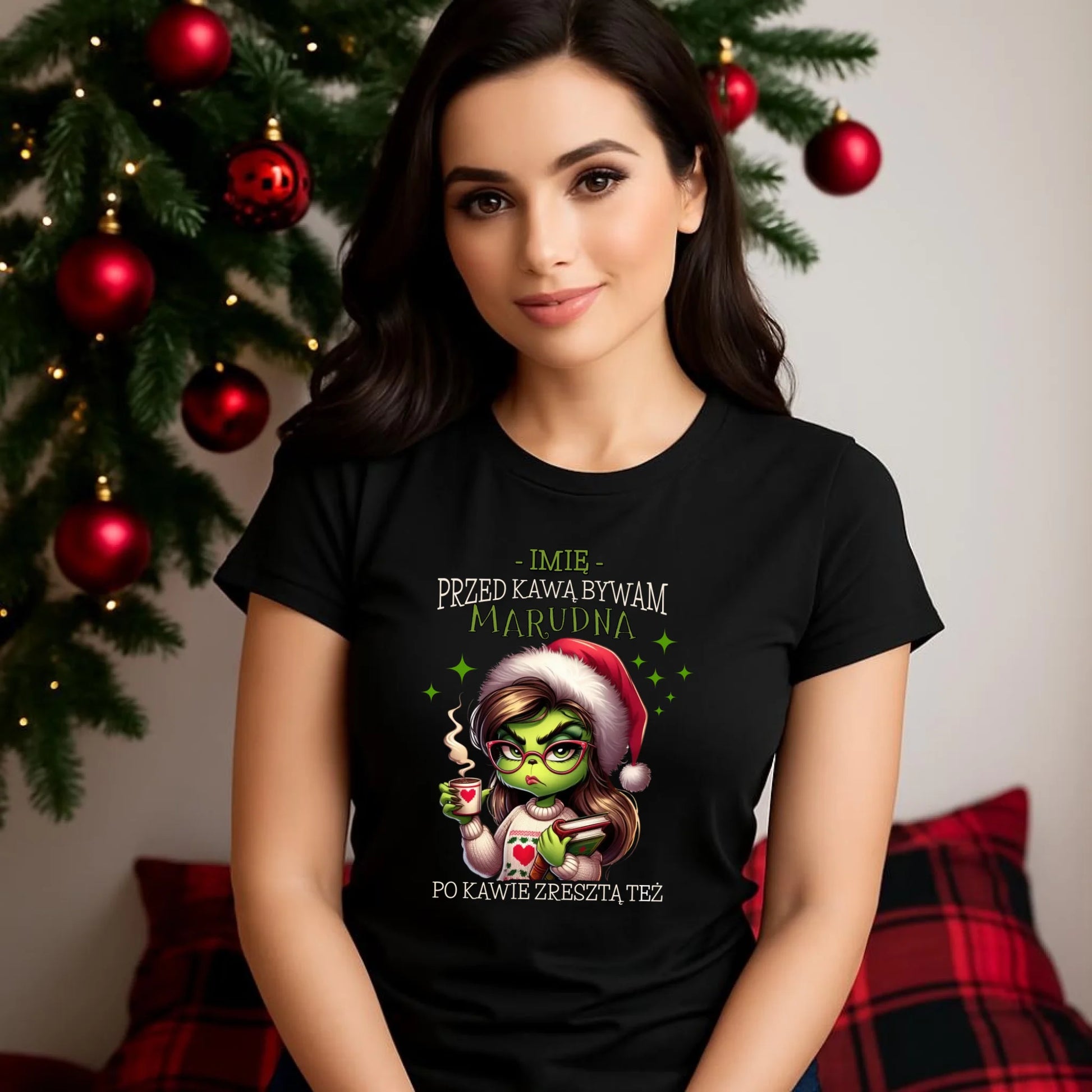 Koszulka damska świąteczna - Grinch - Przed kawą bywam marudna - personalizowana BN116 - StoryCups.pl