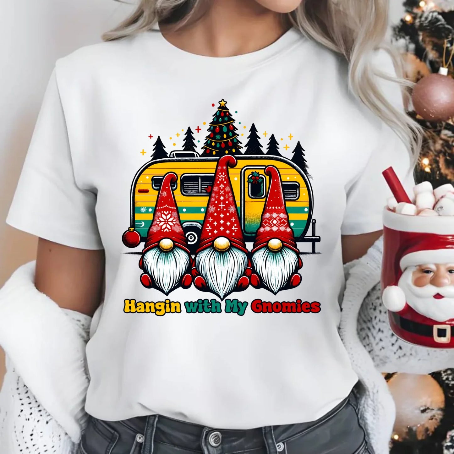 Święta z gnomami | Świąteczna koszulka damska BN41 - StoryCups.pl