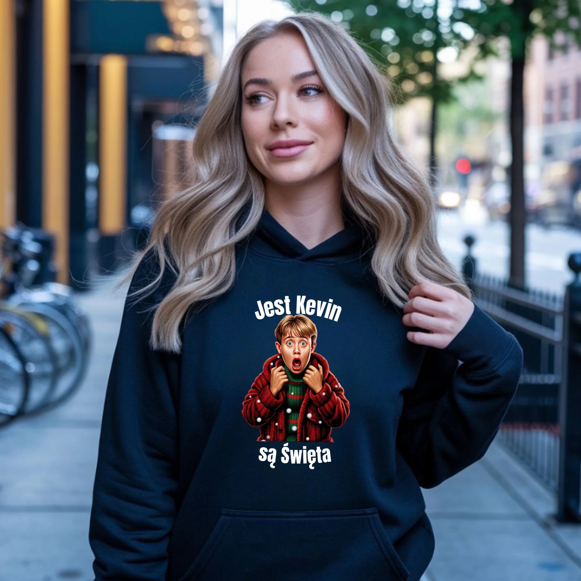 Jest Kevin, są święta | Świąteczna bluza damska z kapturem BN27 - StoryCups.pl