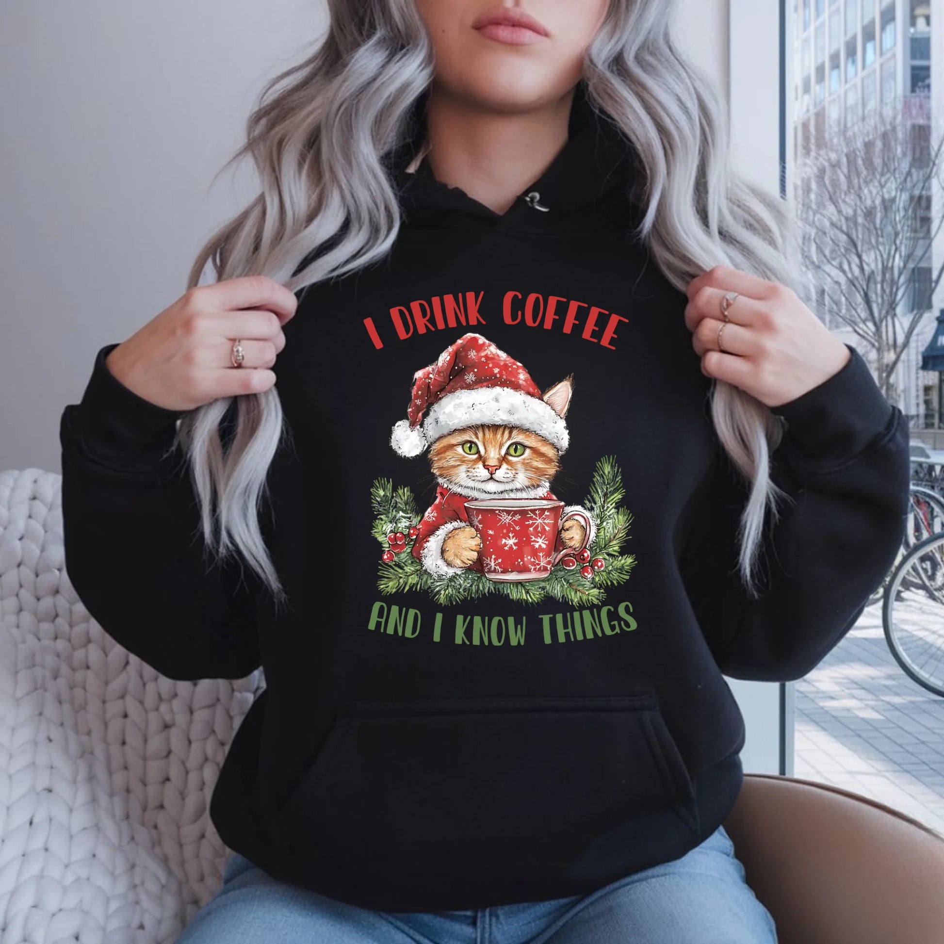 I drink coffee and I know things | Świąteczna bluza damska z kapturem BN39 - StoryCups.pl