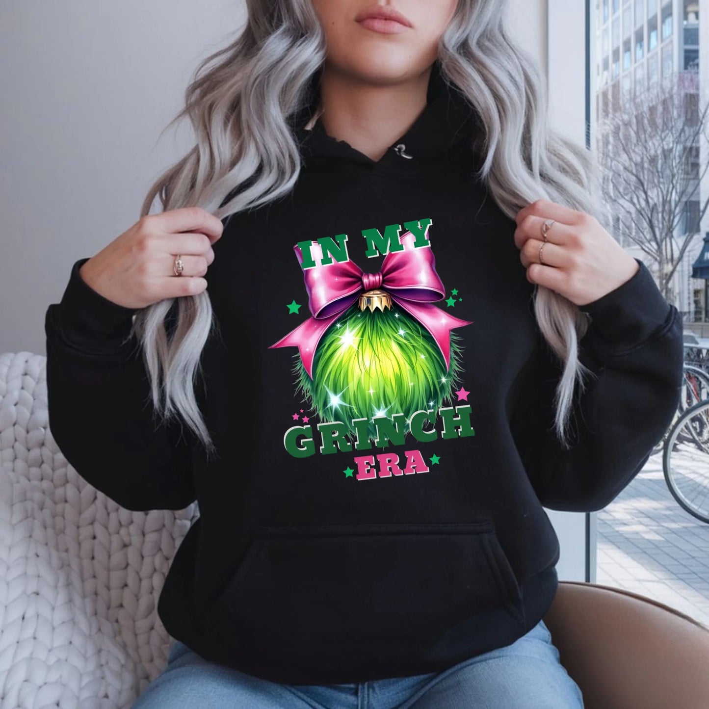 In my Grinch era | Świąteczna bluza damska z kapturem BN26 - StoryCups.pl