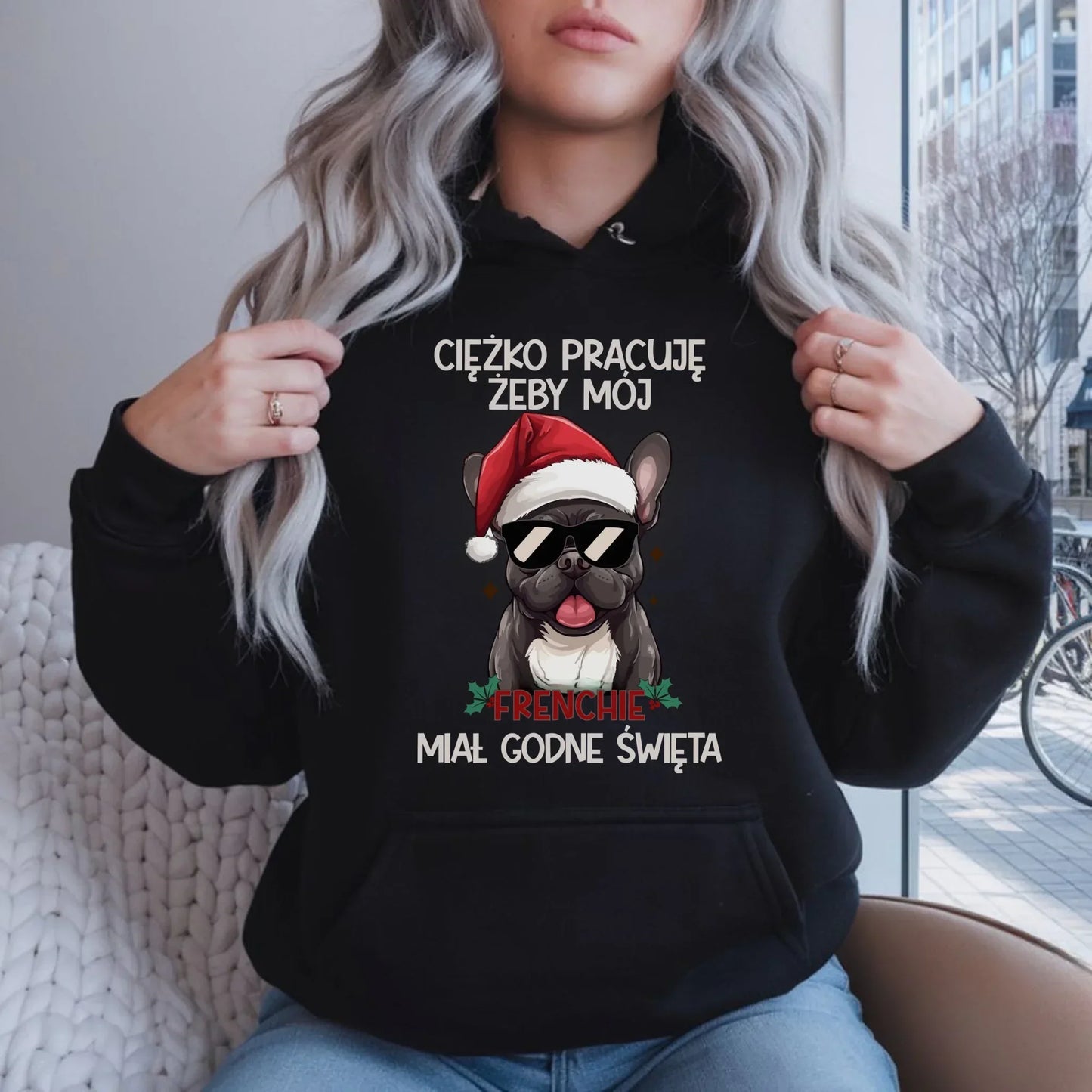 Bluza damska świąteczna - Buldożek Francuski - Ciężko pracuję, żeby mój frenchie miał godne święta BN109 - StoryCups.pl