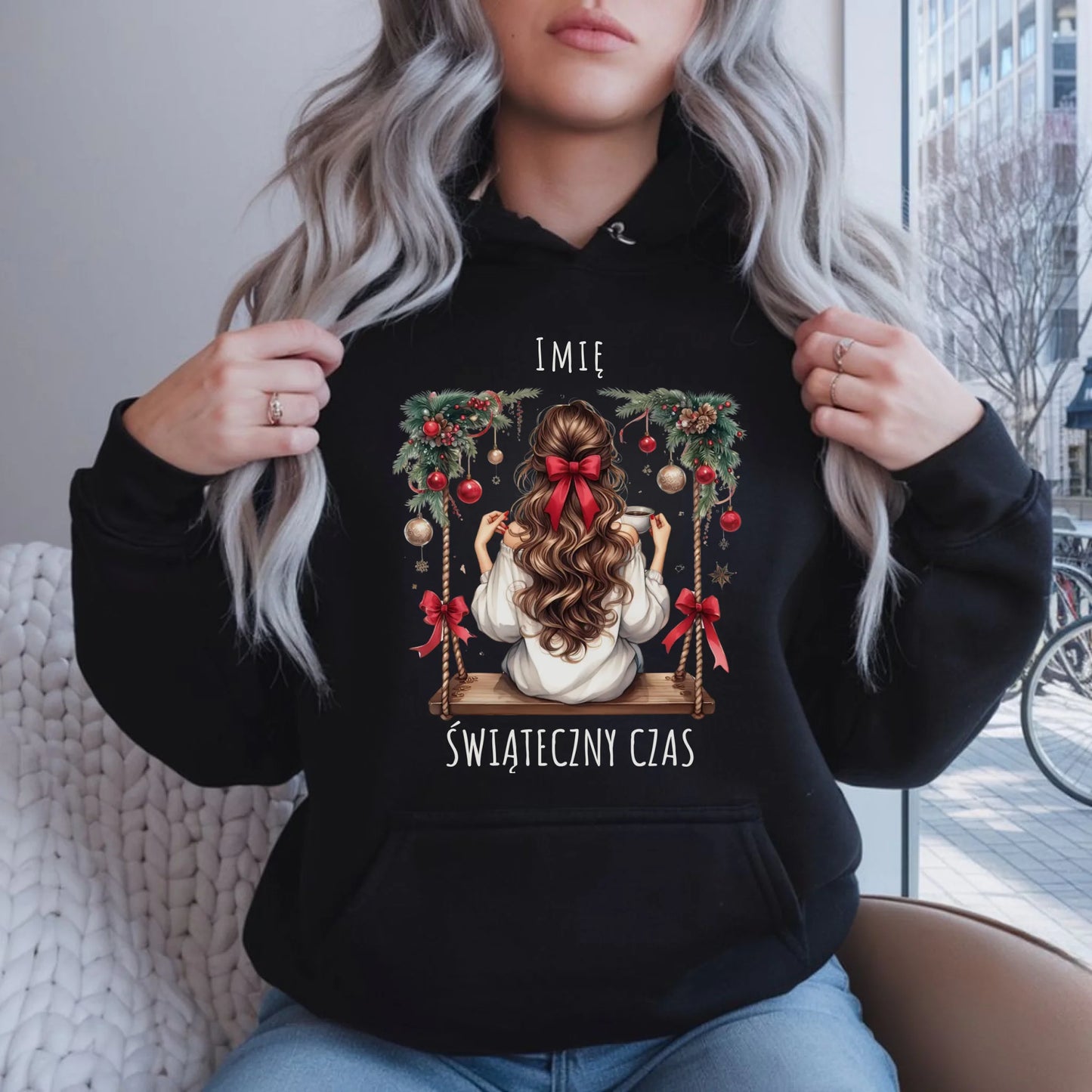 Bluza damska z kapturem świąteczna - Dziewczyna na huśtawce - Świąteczny czas - personalizowana BN105 - StoryCups.pl