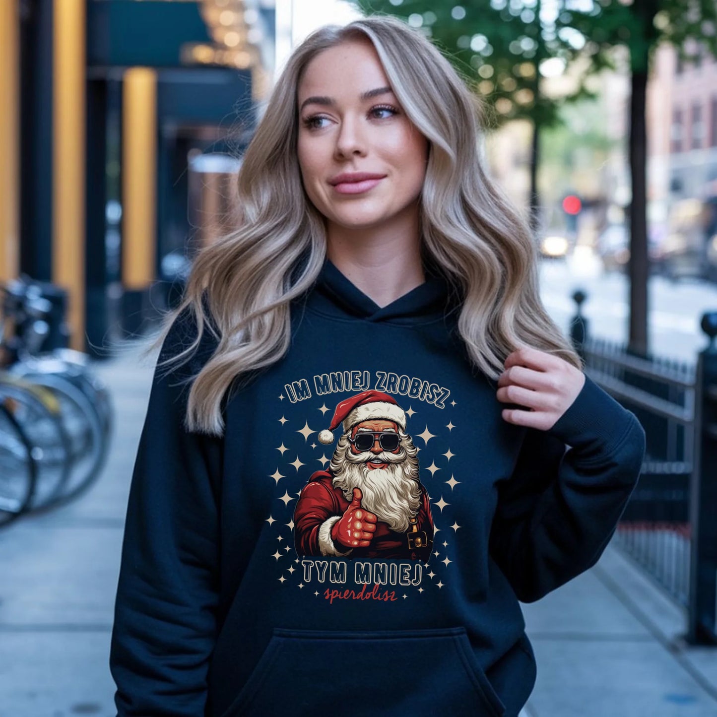 Bluza damska z kapturem świąteczna - Im mniej zrobisz tym mniej spie*****sz - bez cenzury BN146