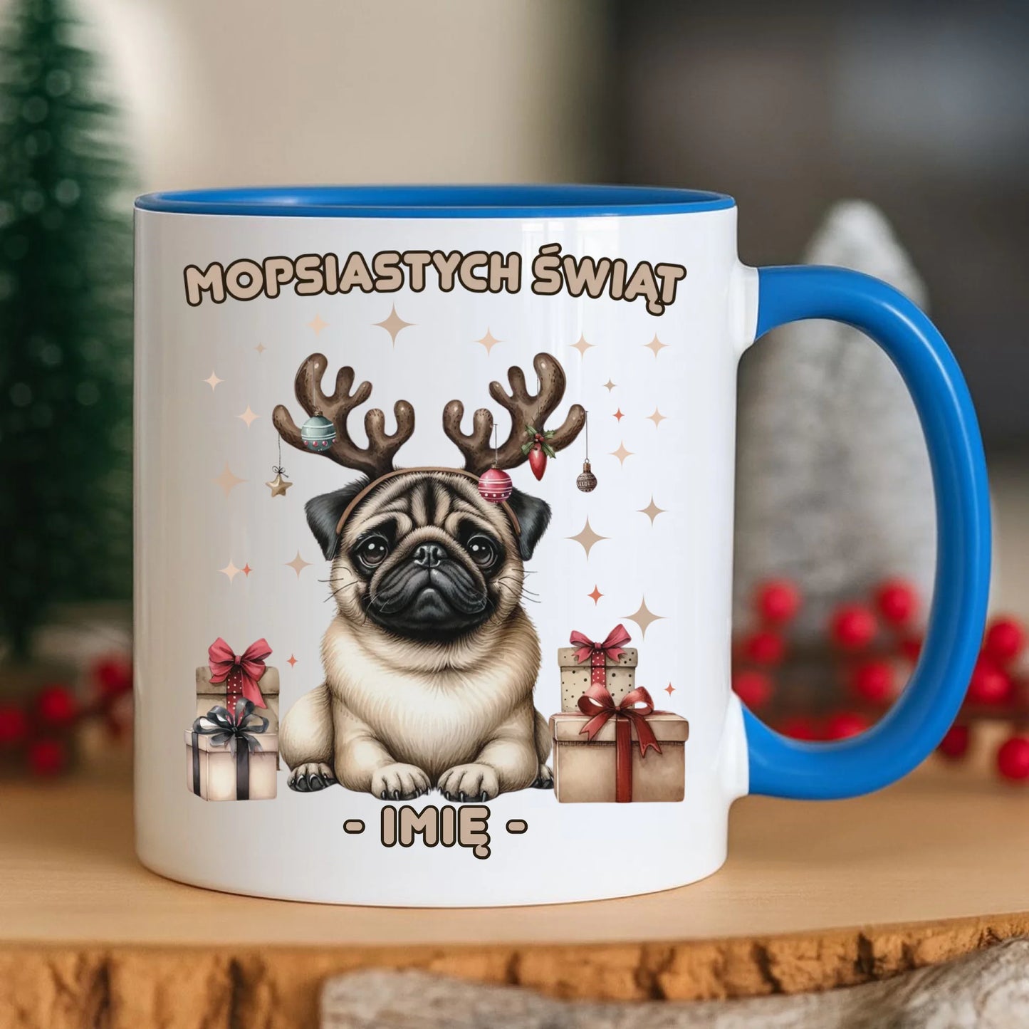 Kubek świąteczny - Mops Mopsiastych świąt - personalizowany BN91 - StoryCups.pl