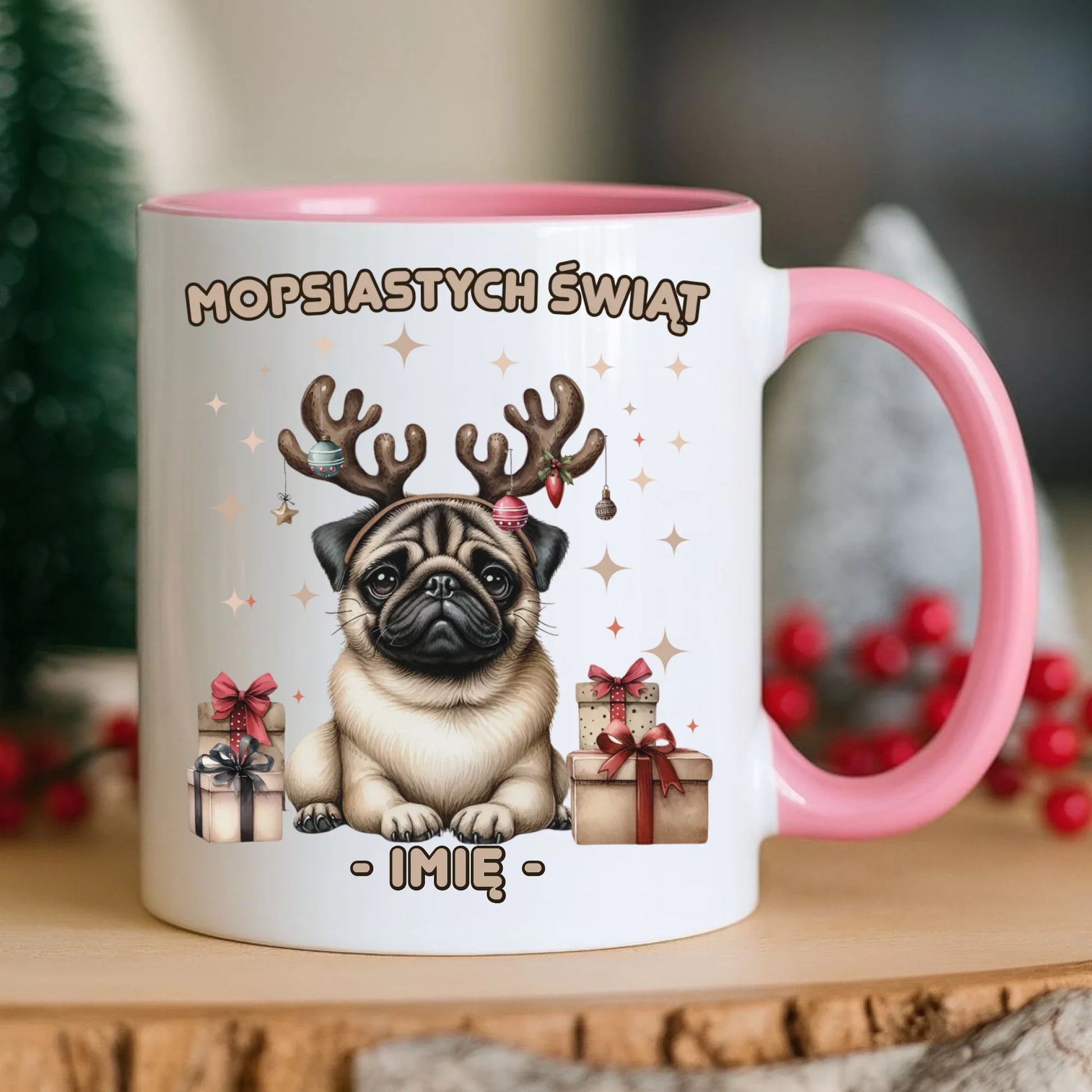 Kubek świąteczny - Mops Mopsiastych świąt - personalizowany BN91 - StoryCups.pl