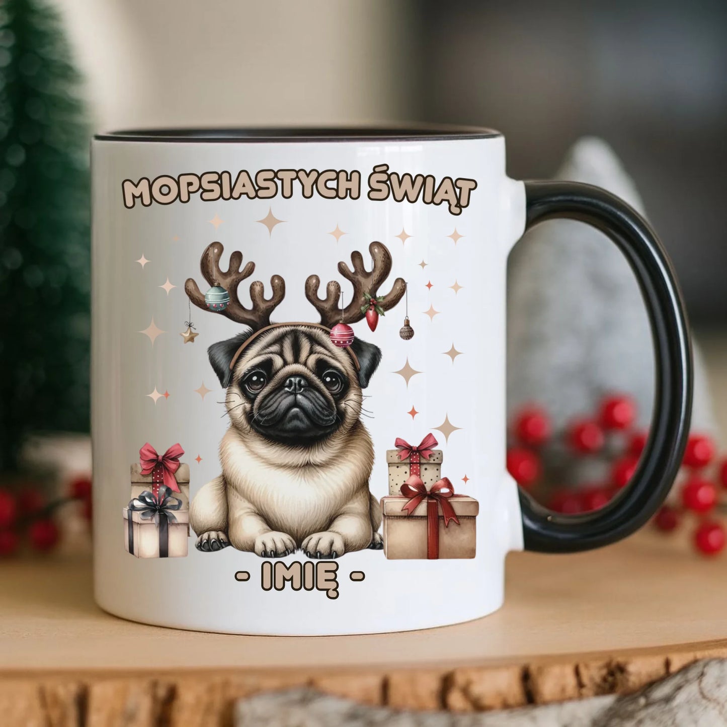 Kubek świąteczny - Mops Mopsiastych świąt - personalizowany BN91 - StoryCups.pl